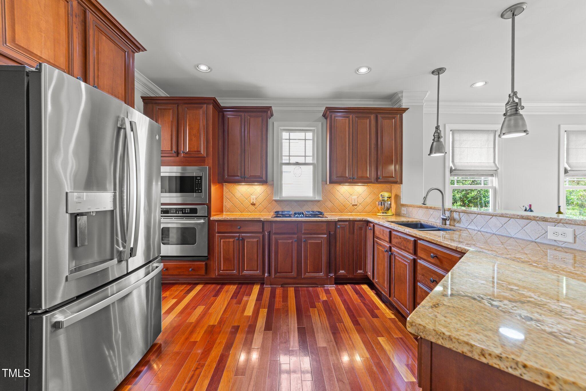 2817 Peachleaf Street