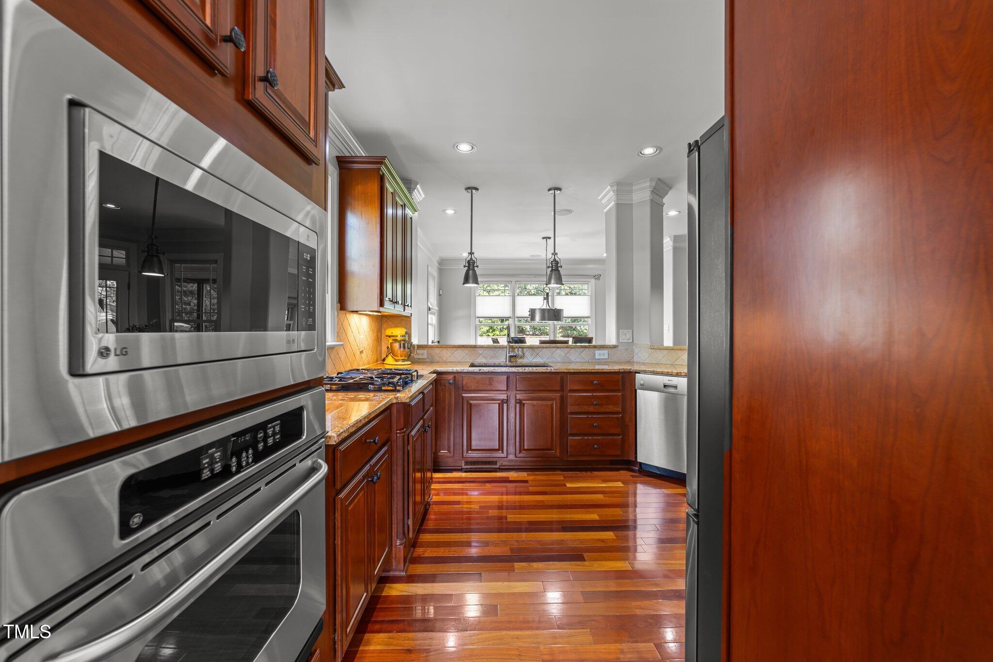 2817 Peachleaf Street