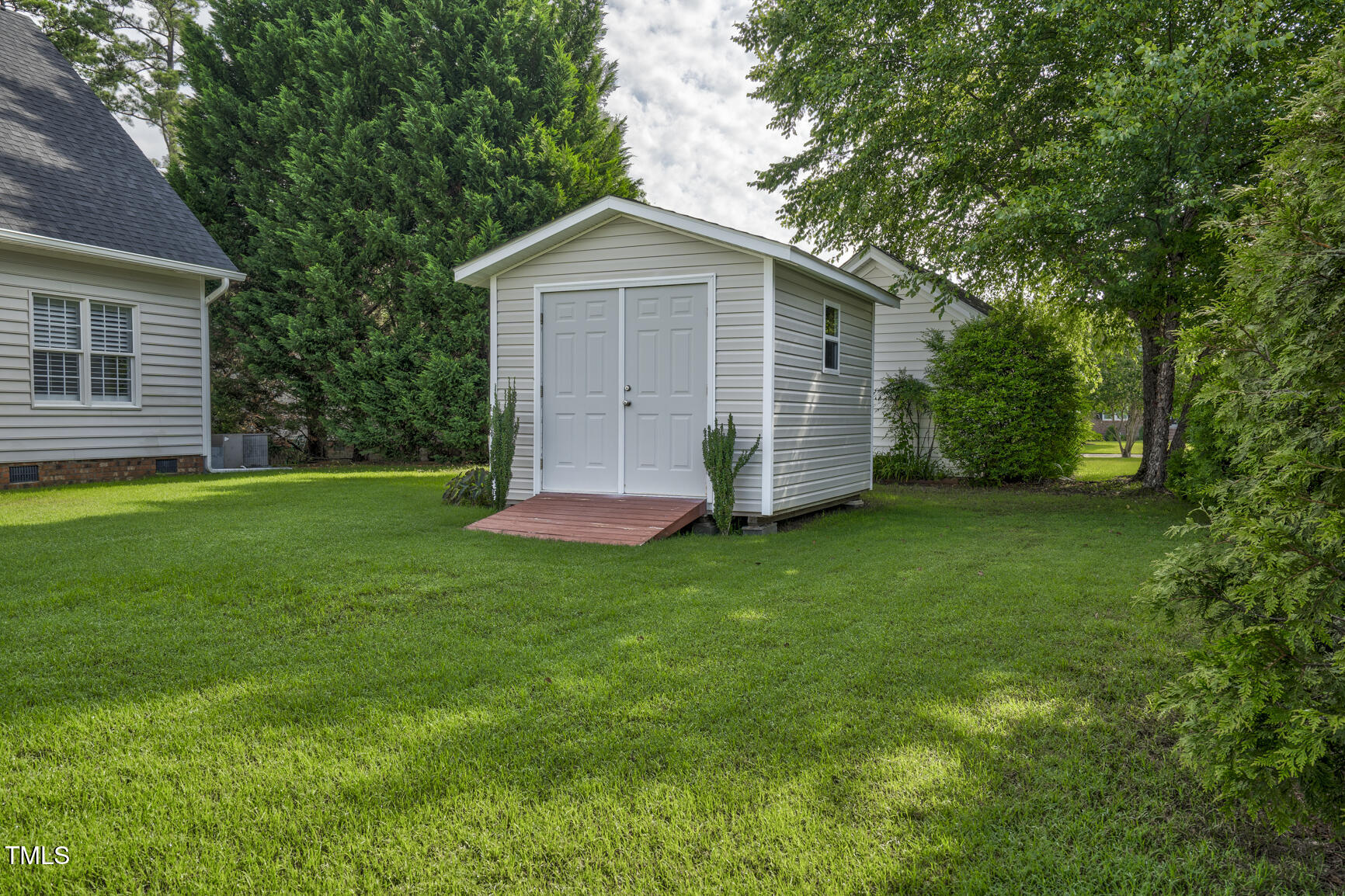 604 Woods Walk Lane