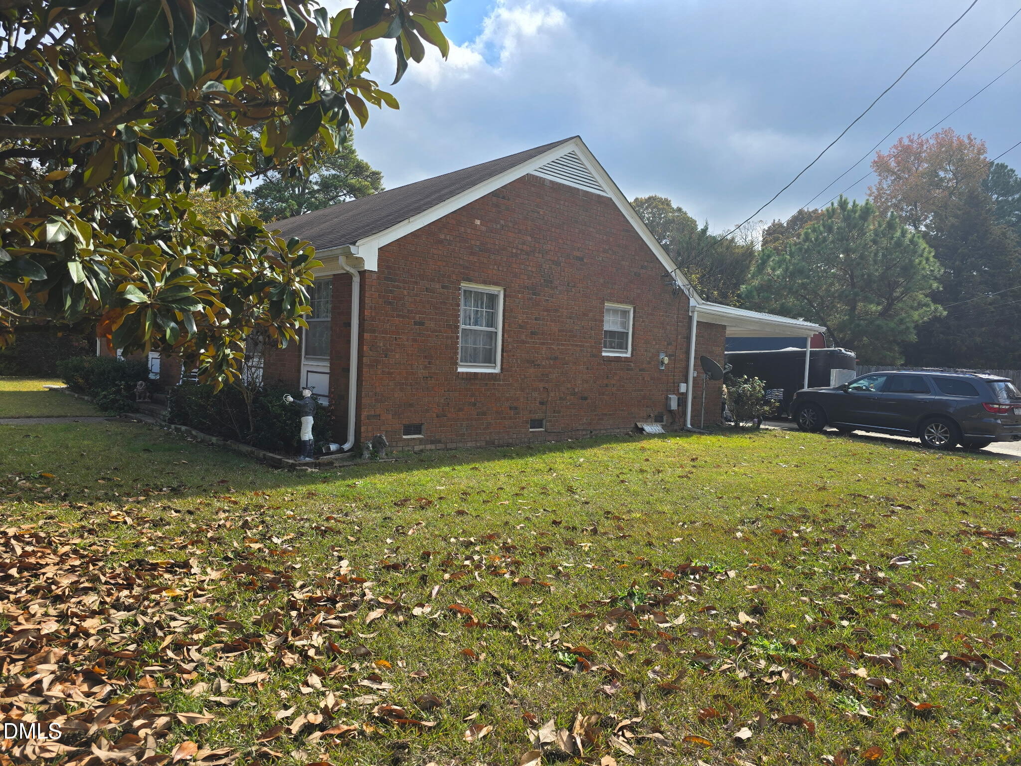 1735 Meadowbrook Lane W