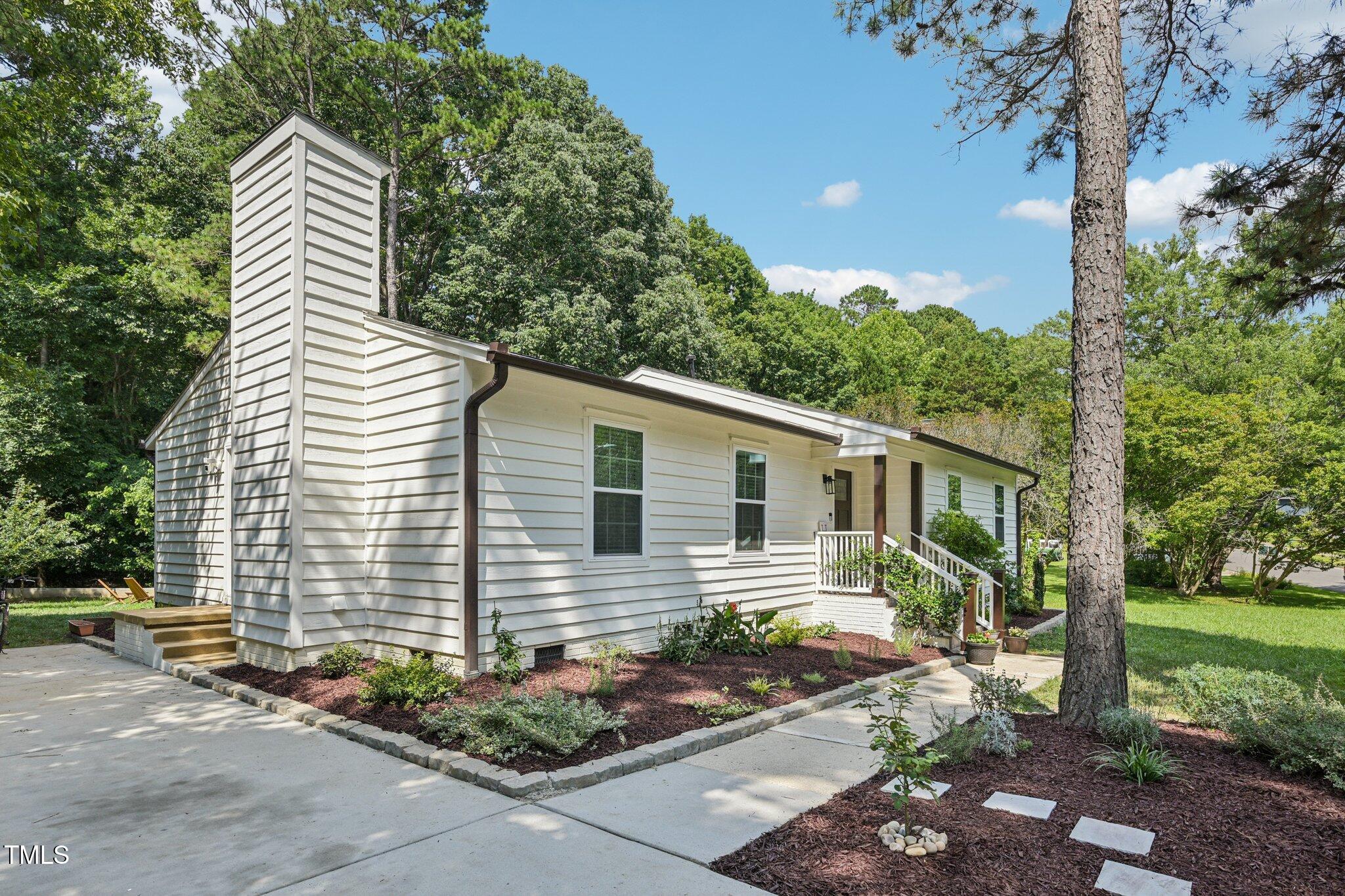 1104 Suterland Road