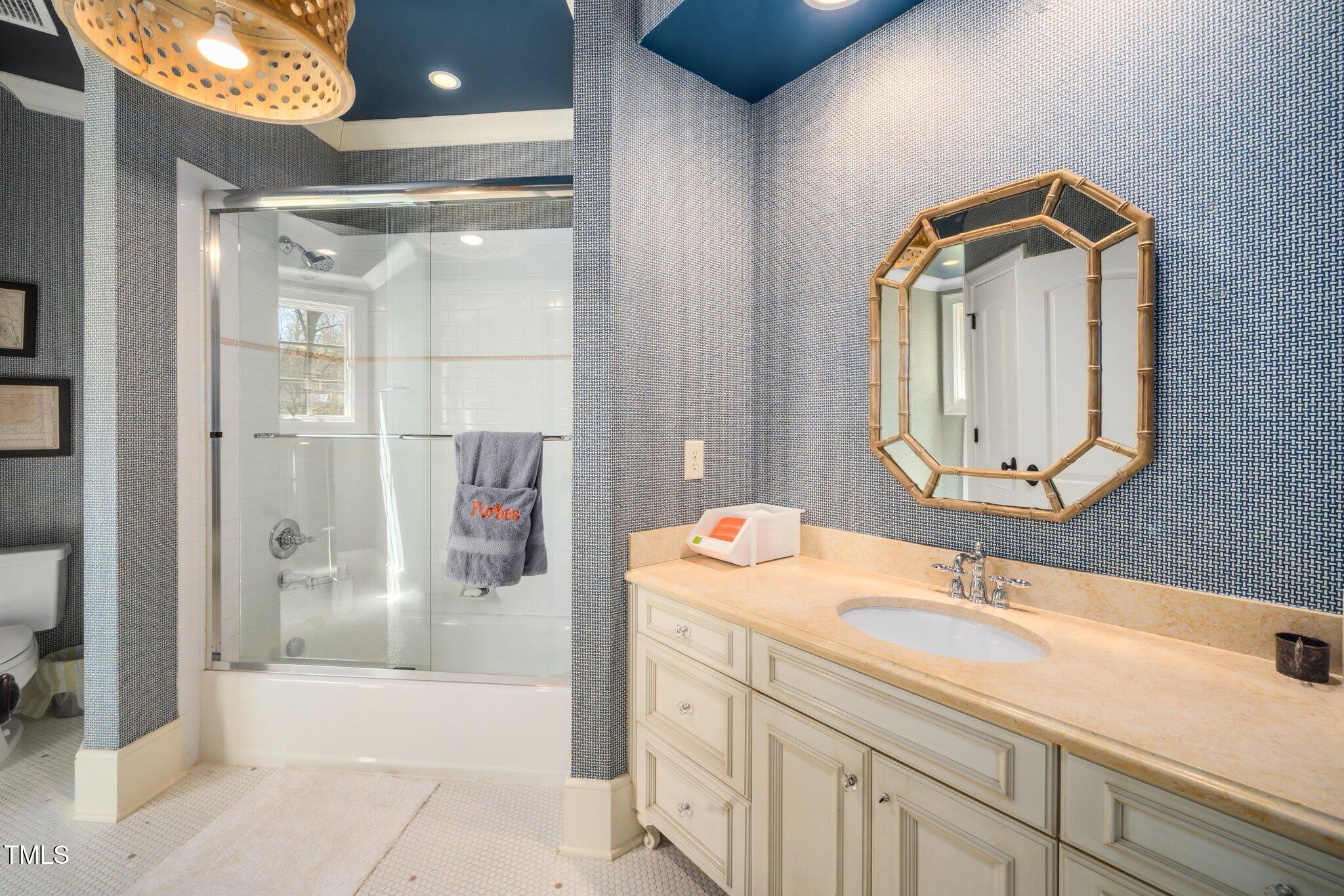 Raleigh, North Carolina 27608, United States, 5 Bedrooms Bedrooms, ,6 BathroomsBathrooms,Residential,Active,97570