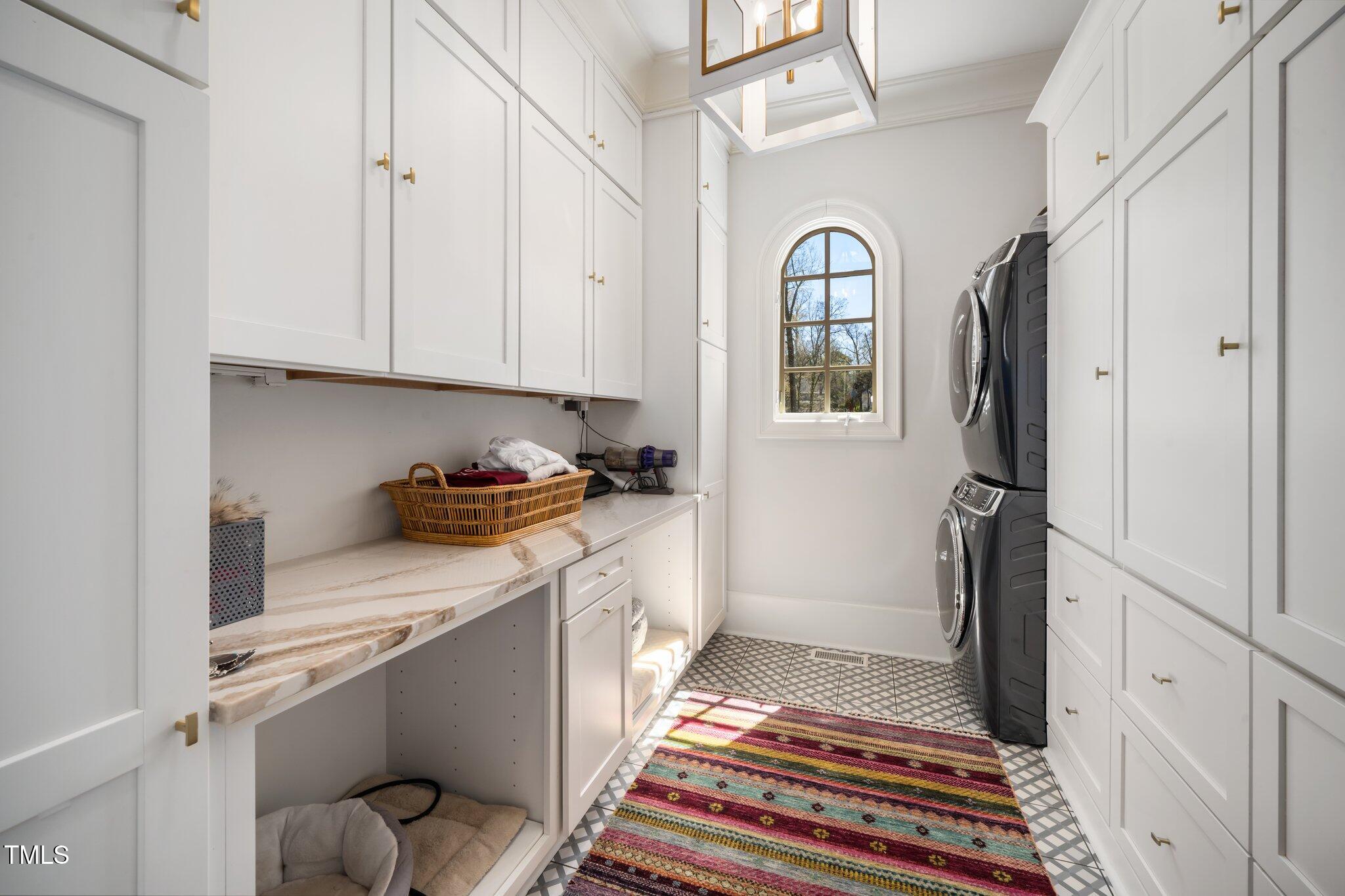 Raleigh, North Carolina 27608, United States, 5 Bedrooms Bedrooms, ,6 BathroomsBathrooms,Residential,Active,97570