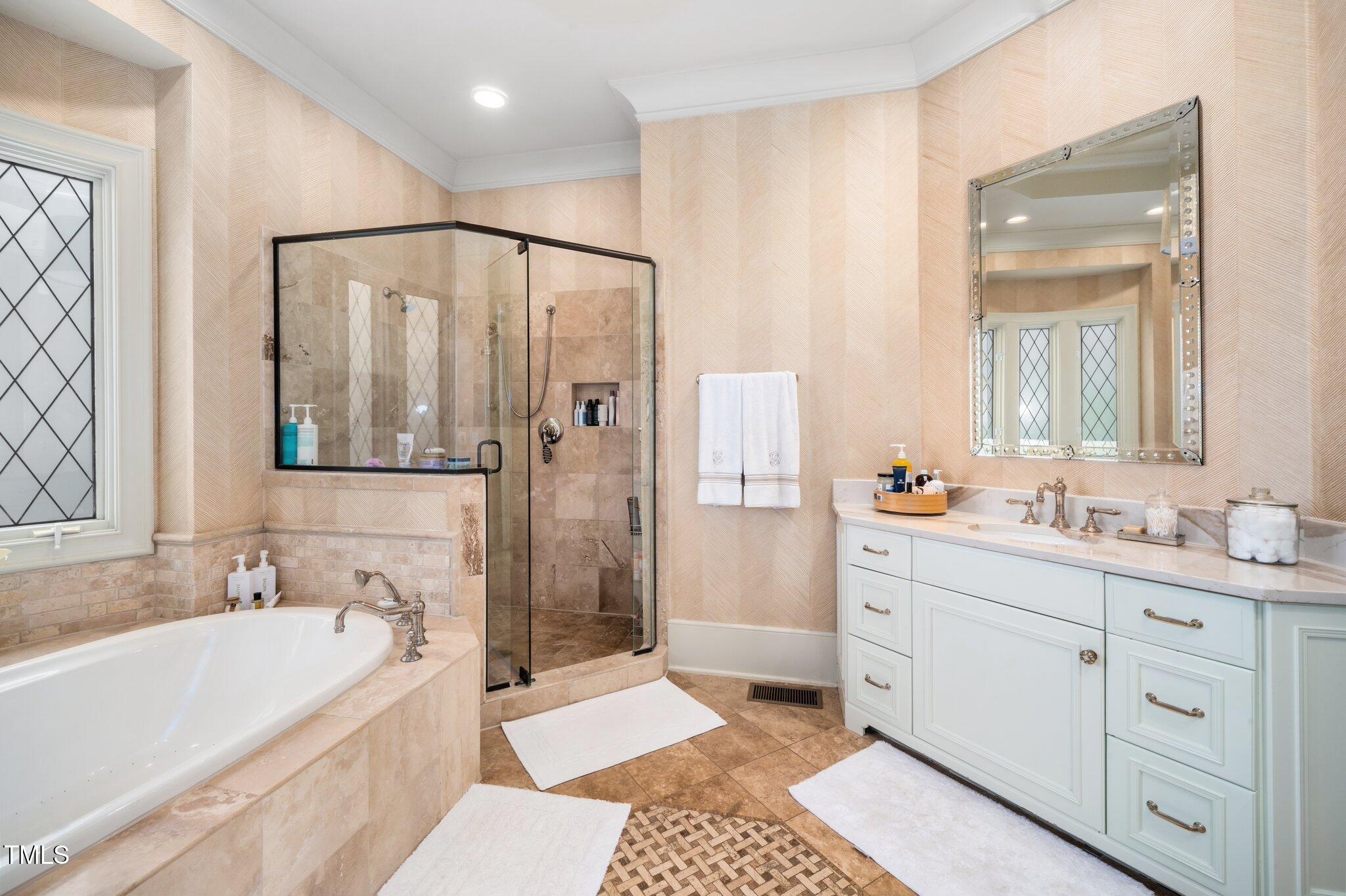 Raleigh, North Carolina 27608, United States, 5 Bedrooms Bedrooms, ,6 BathroomsBathrooms,Residential,Active,97570