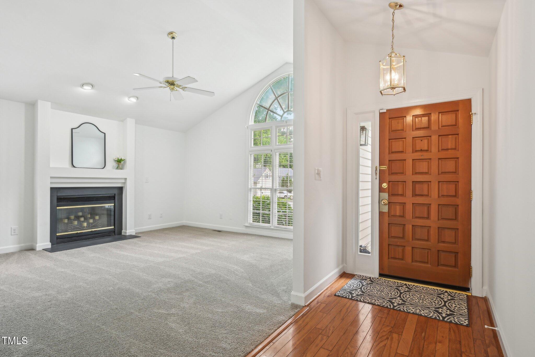 1102 Laurens Way