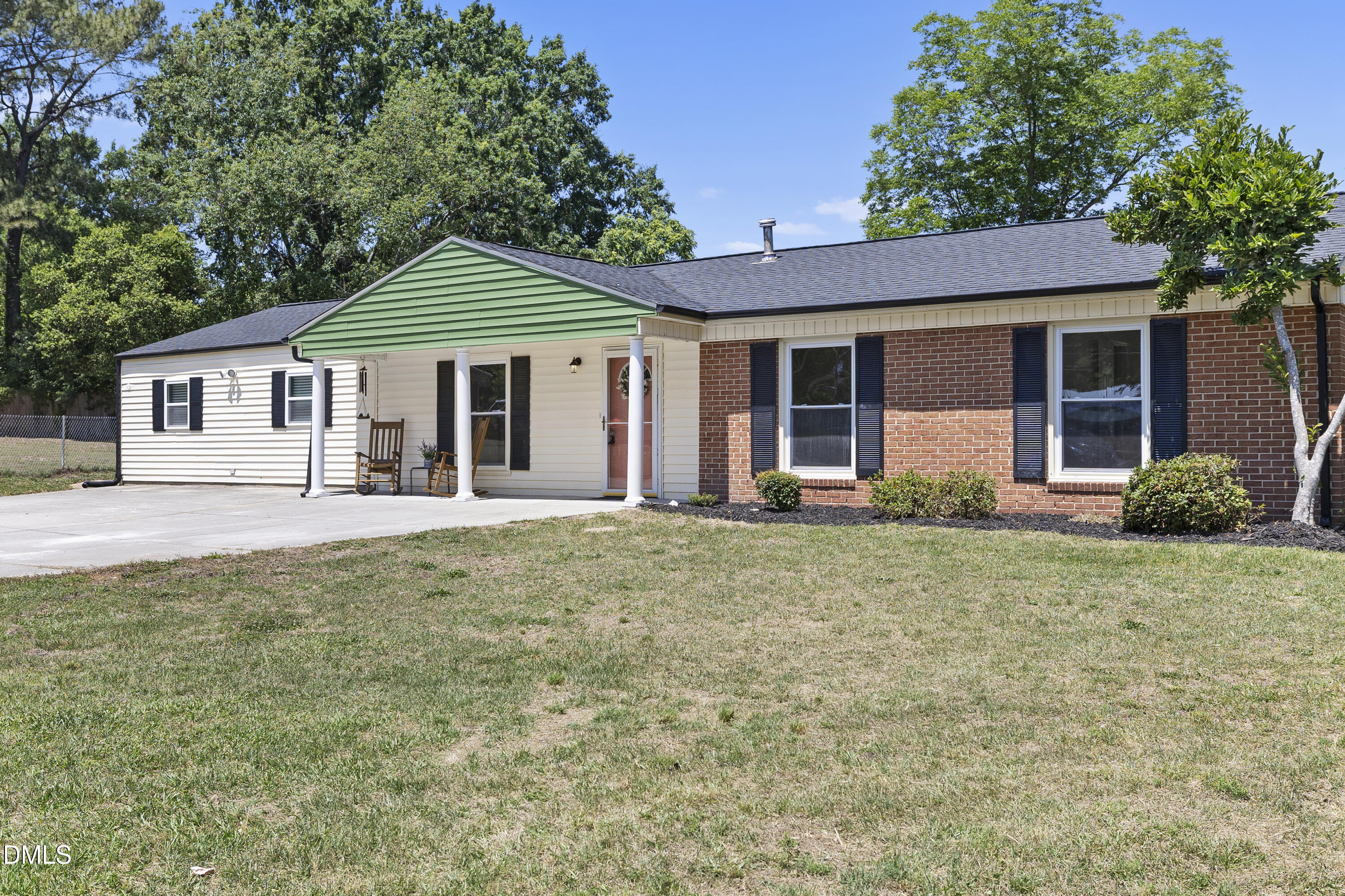 2612 Sapona Circle