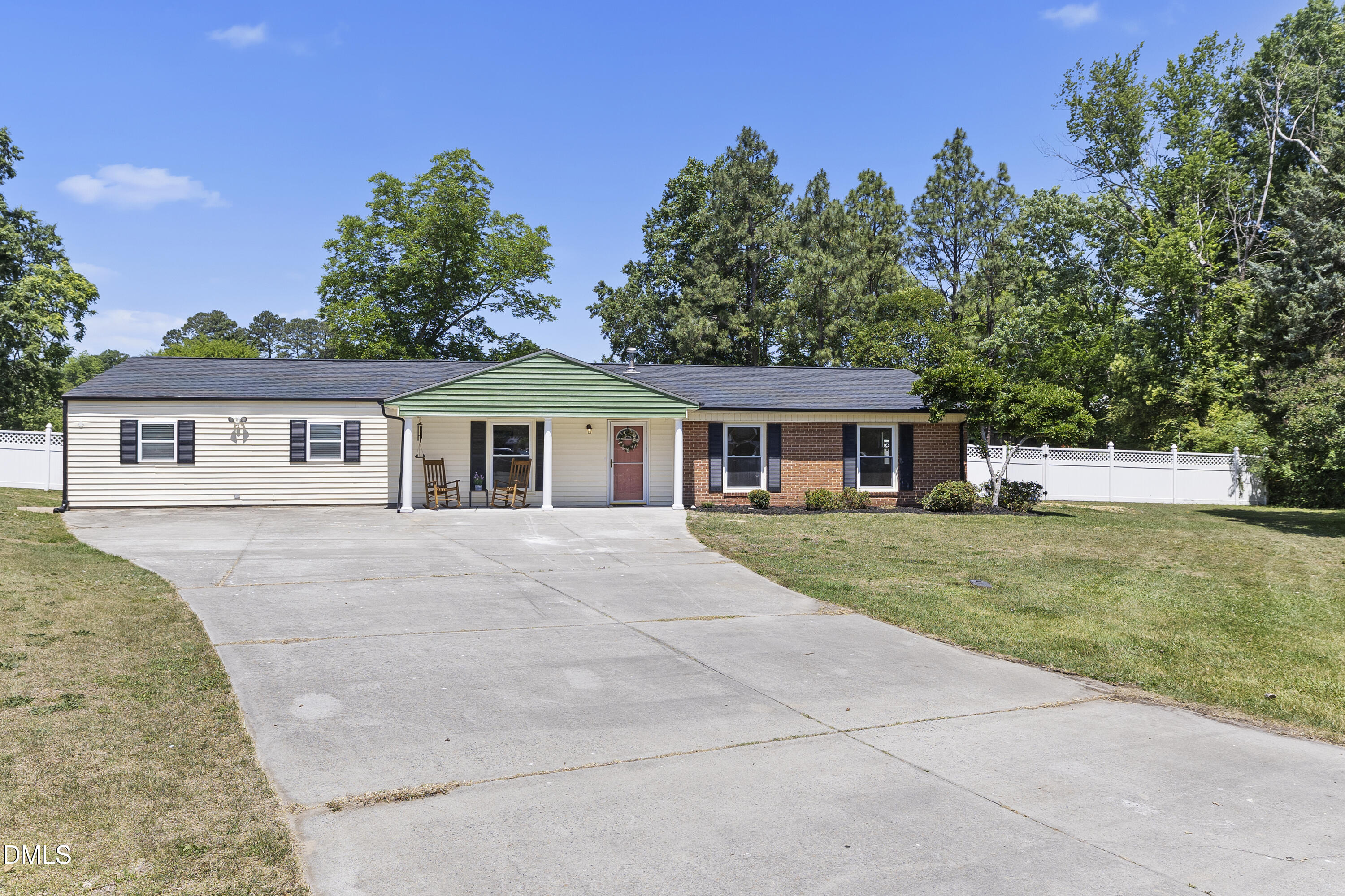 2612 Sapona Circle