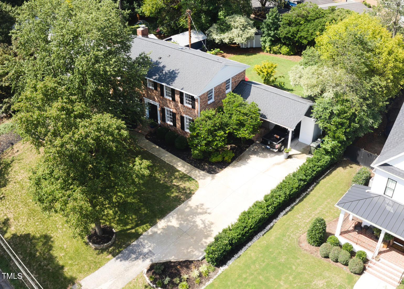 5017 Sandlewood Drive