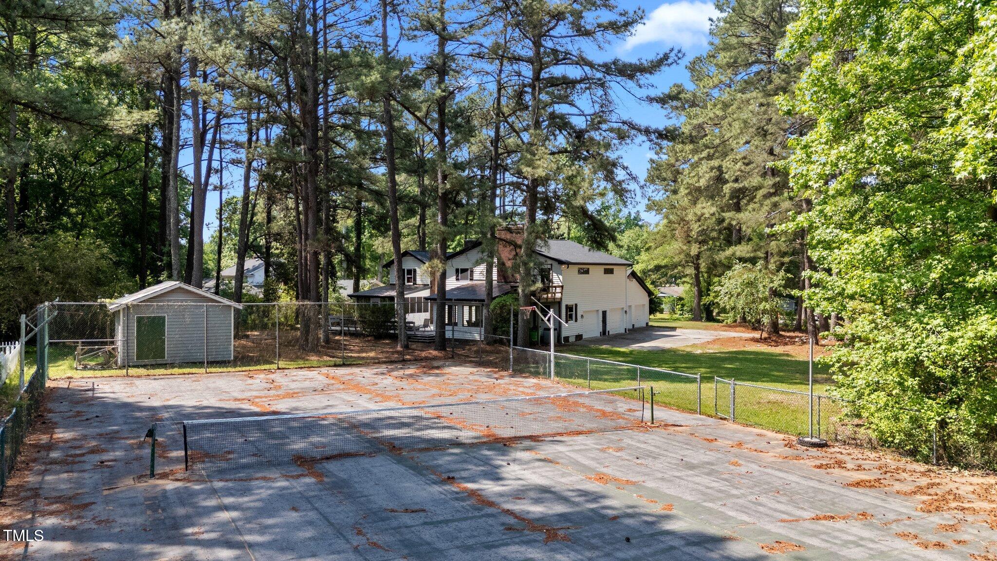 512 Stratford Drive