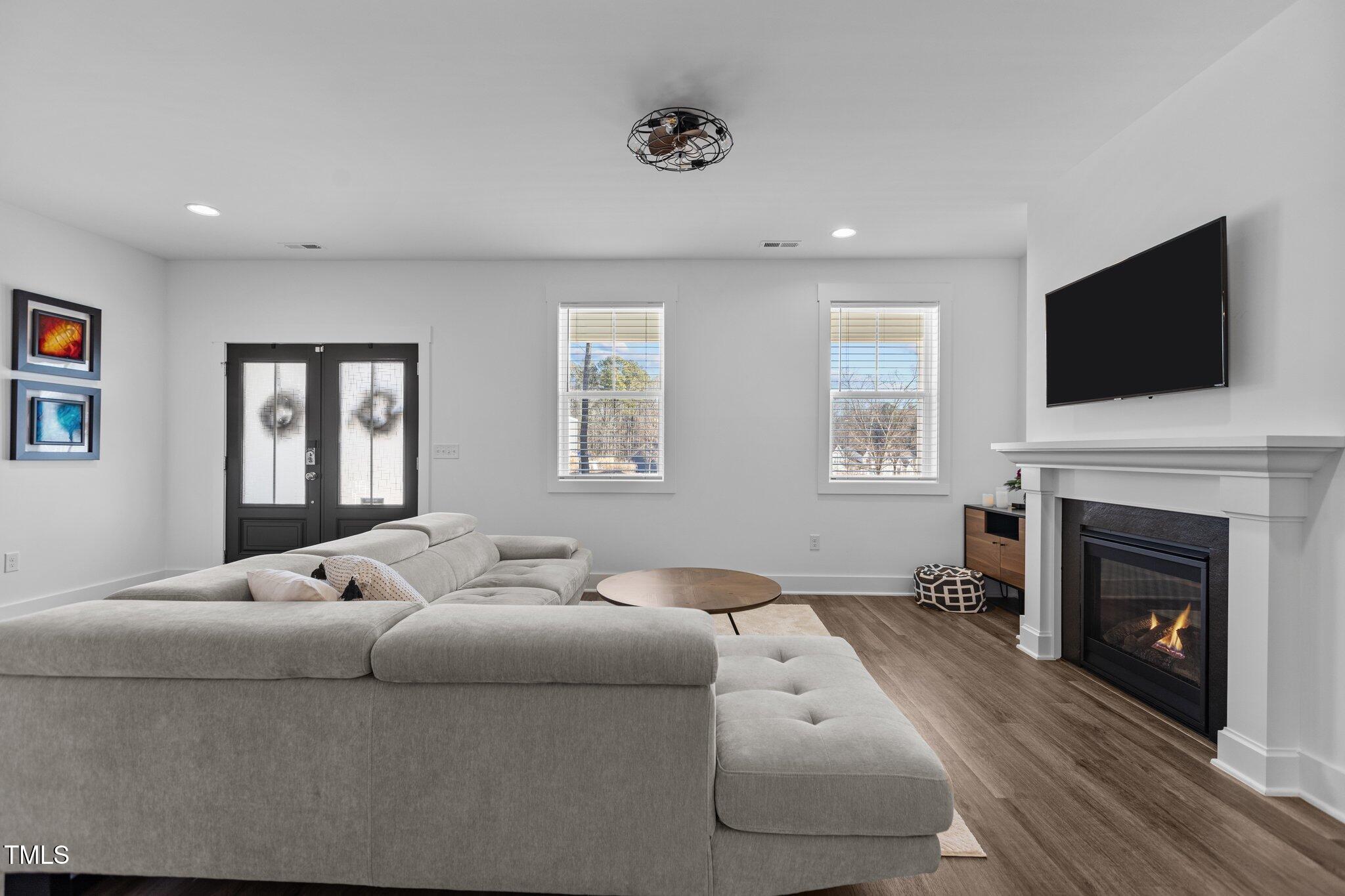 547 Vine Parkway