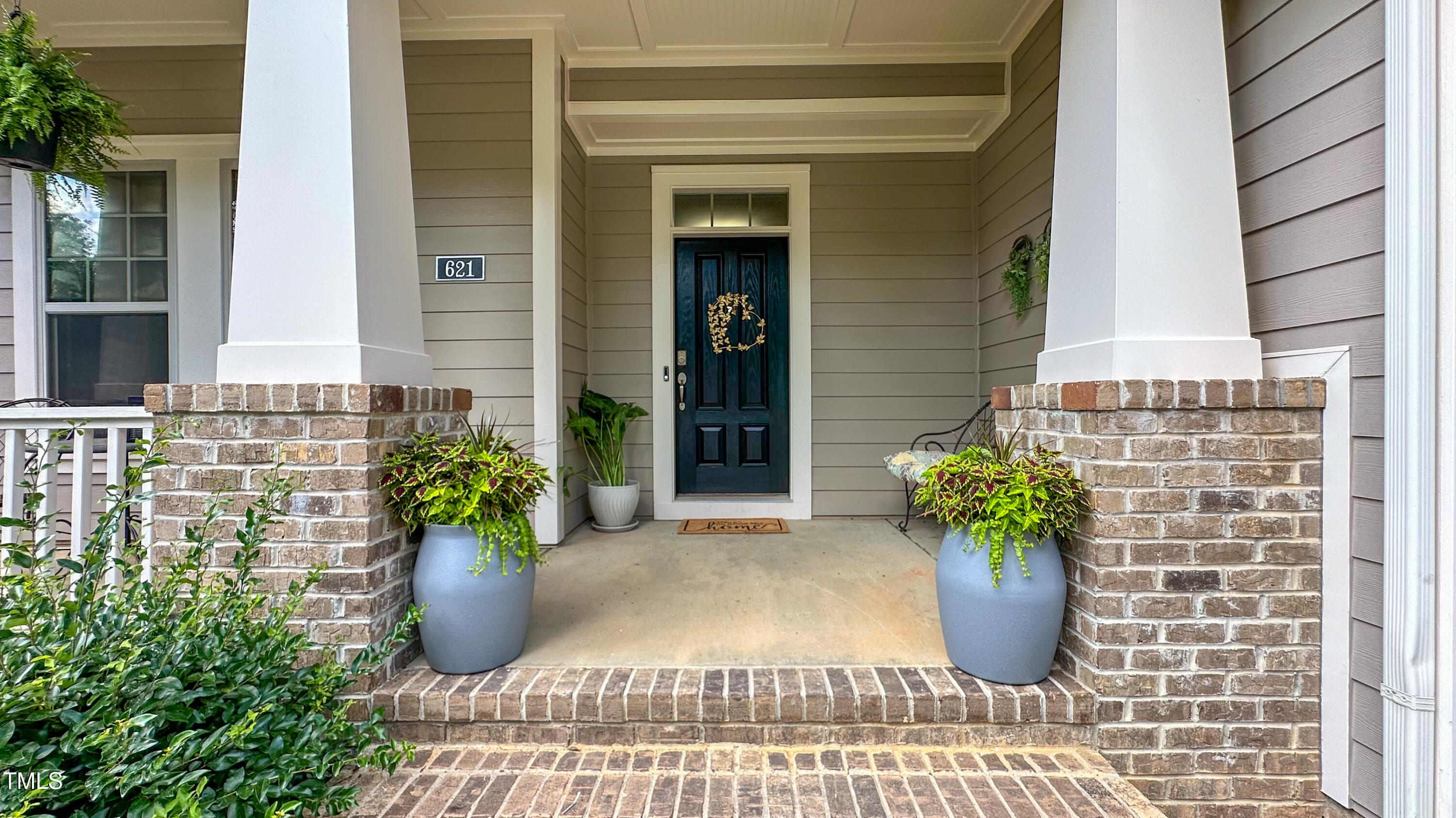 621 Ancient Oaks Drive