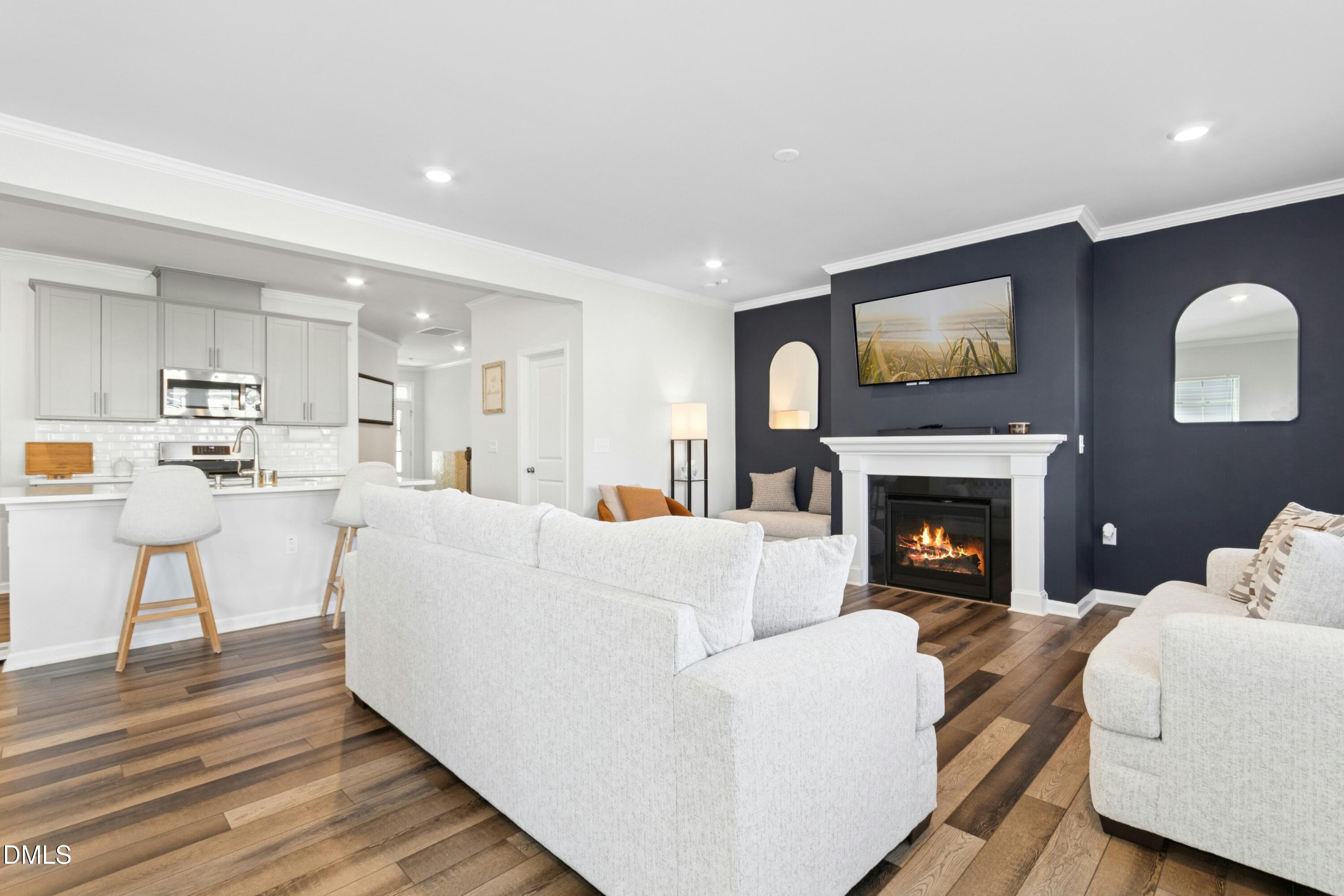 1657 White Rose Lane