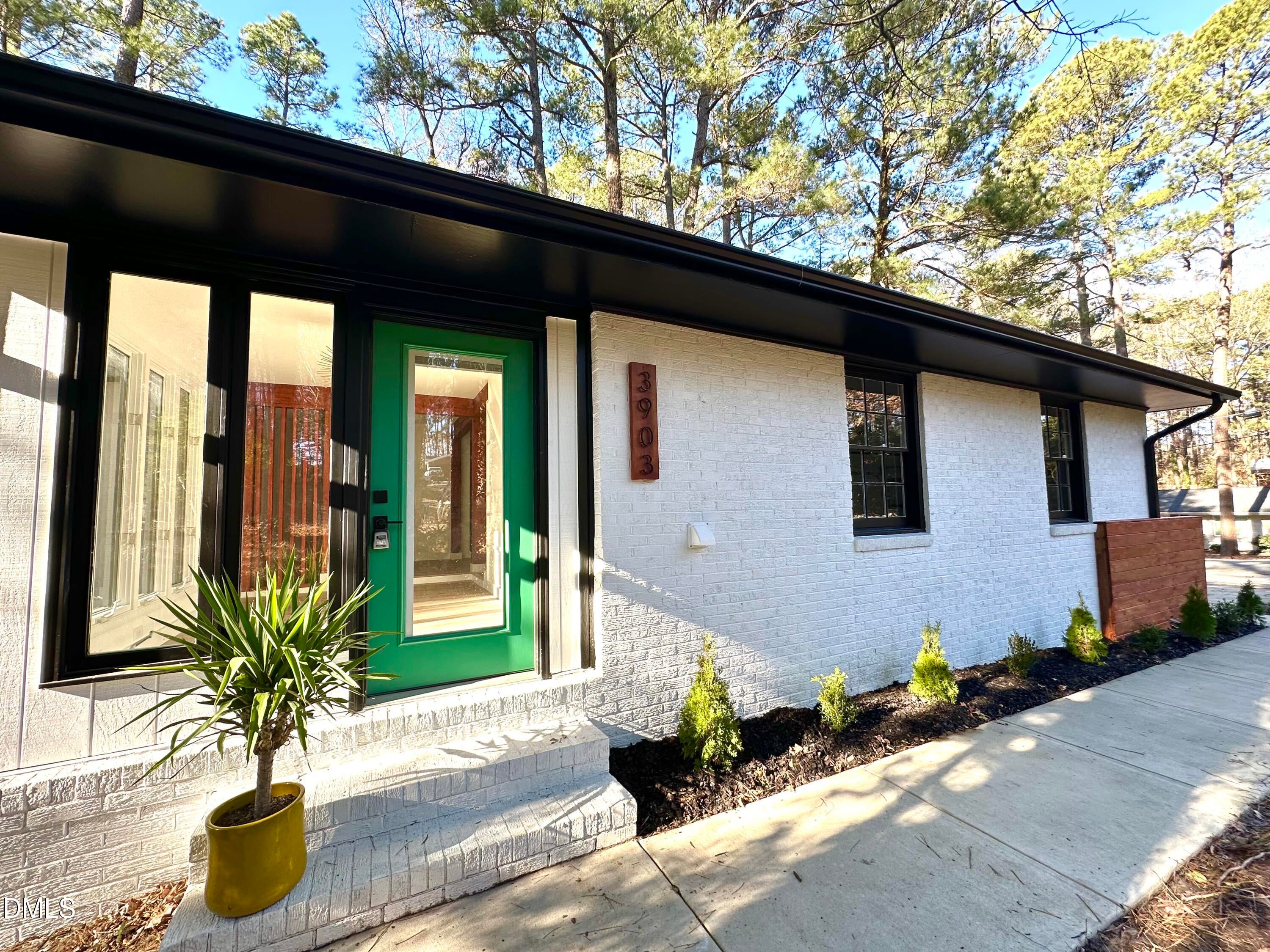 3903 Kelly Drive