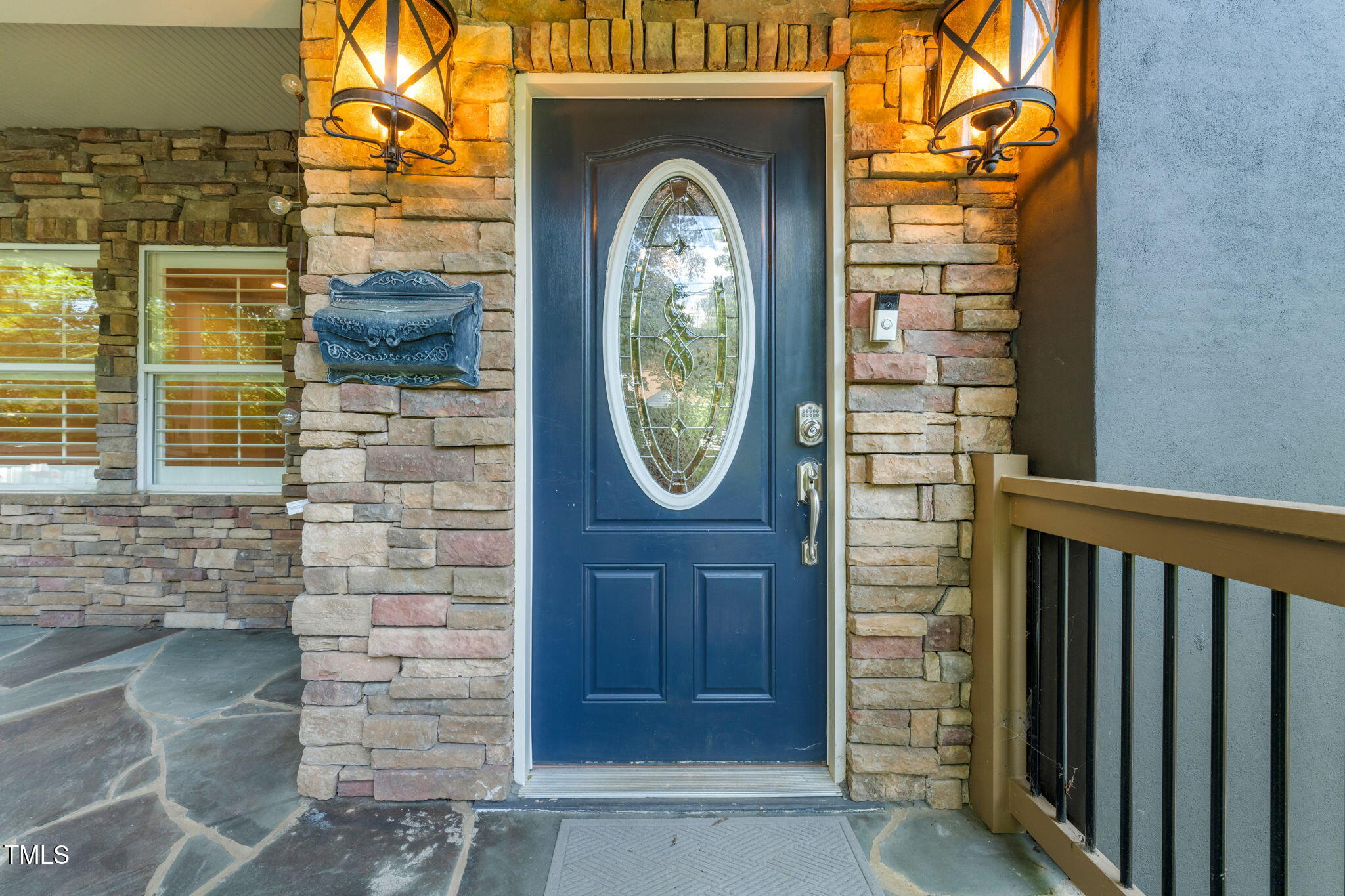 119 W Vernon Avenue