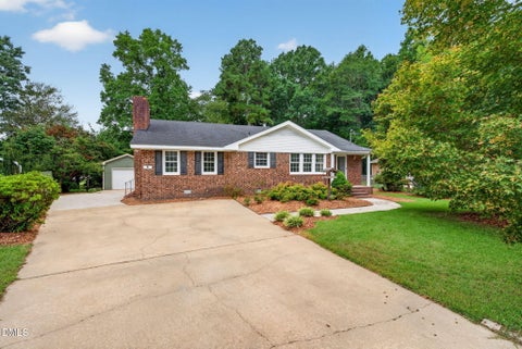 Photo of 63 White Oak Drive, Smithfield, NC 27577 (MLS # 10189838)