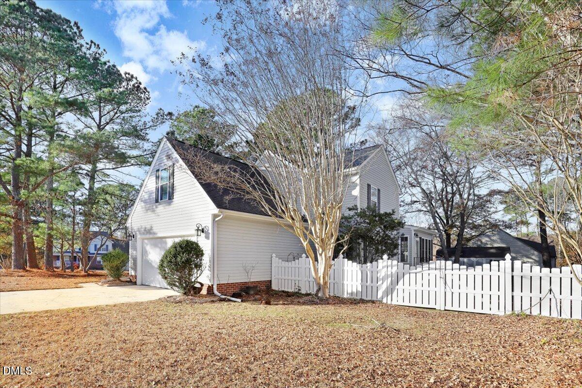 101 Oak Hollow Court