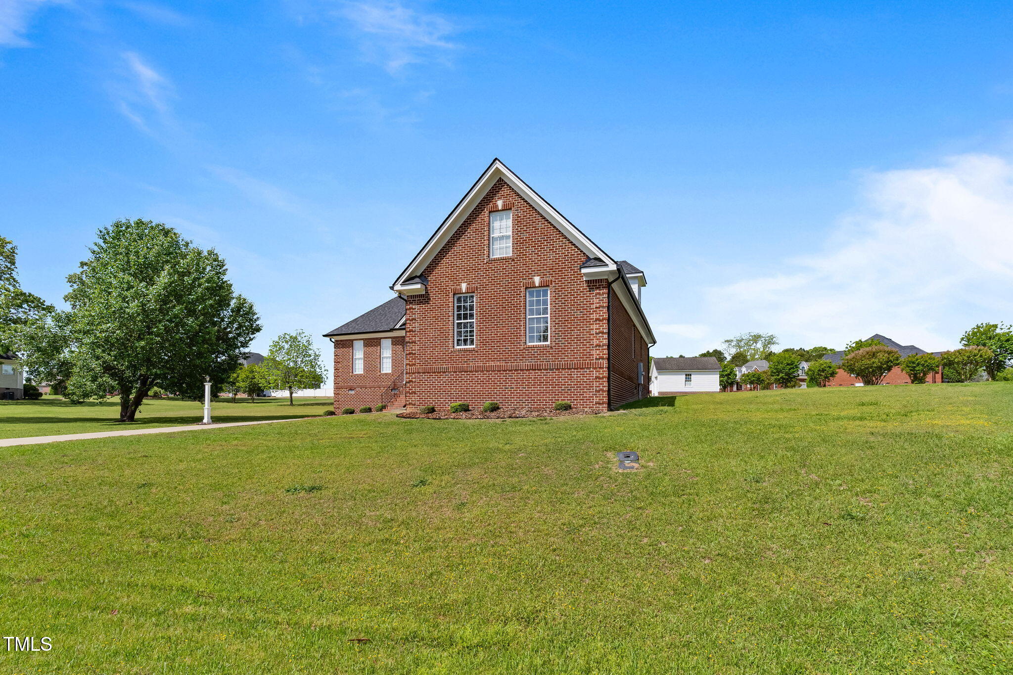 105 Pinecrest Drive