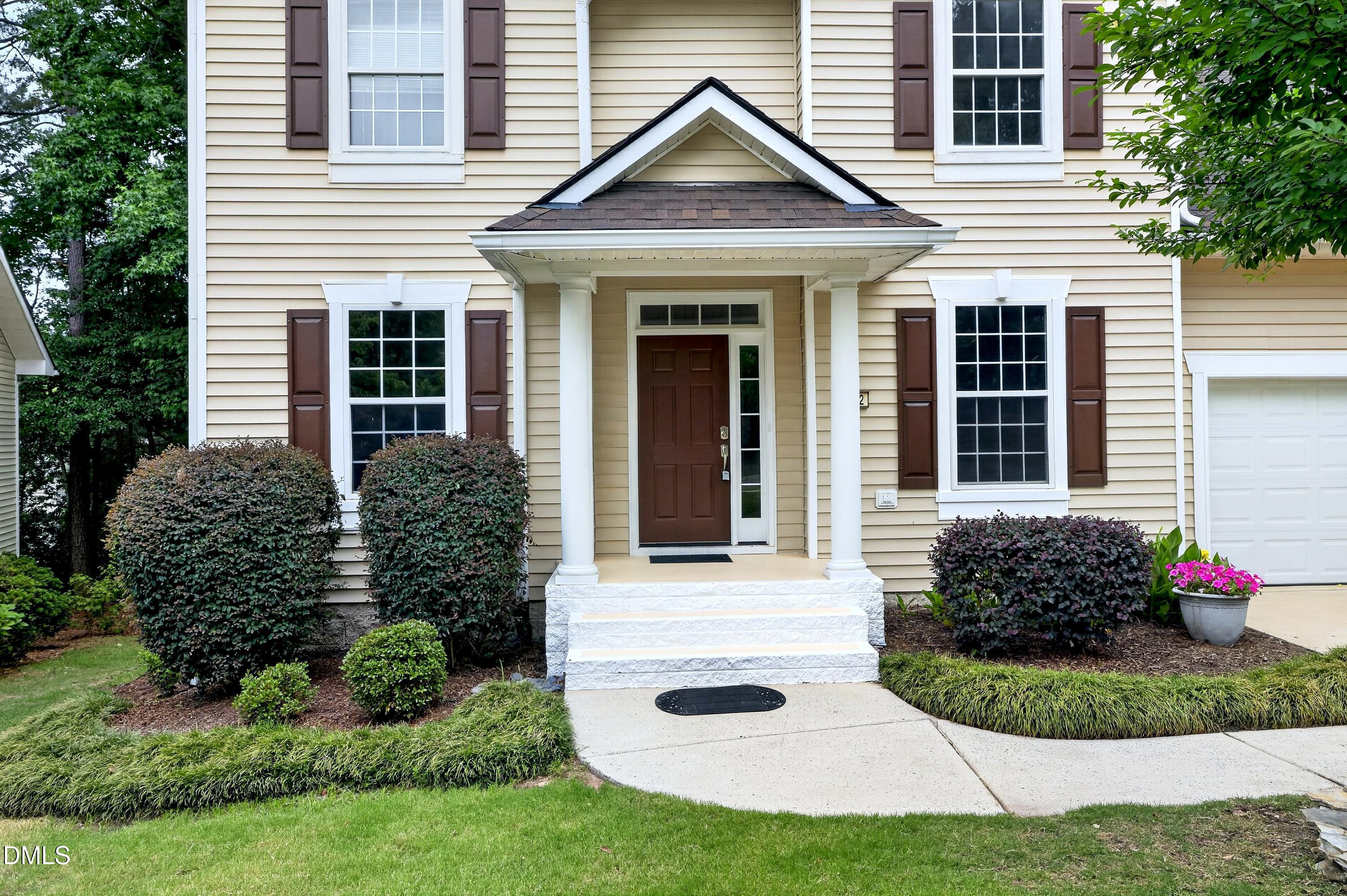 1402 Willow Leaf Way