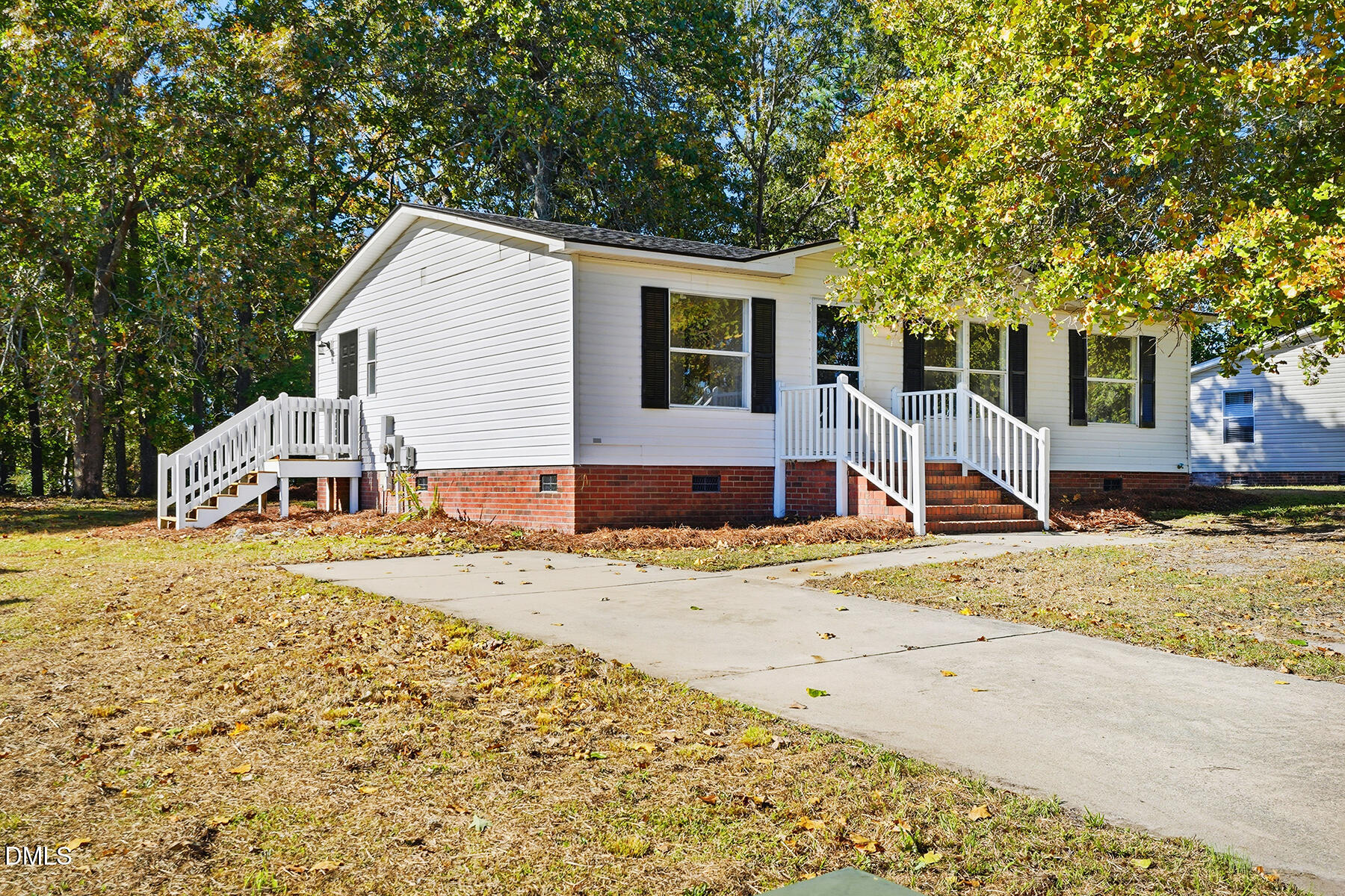 27 Tryon Ct W