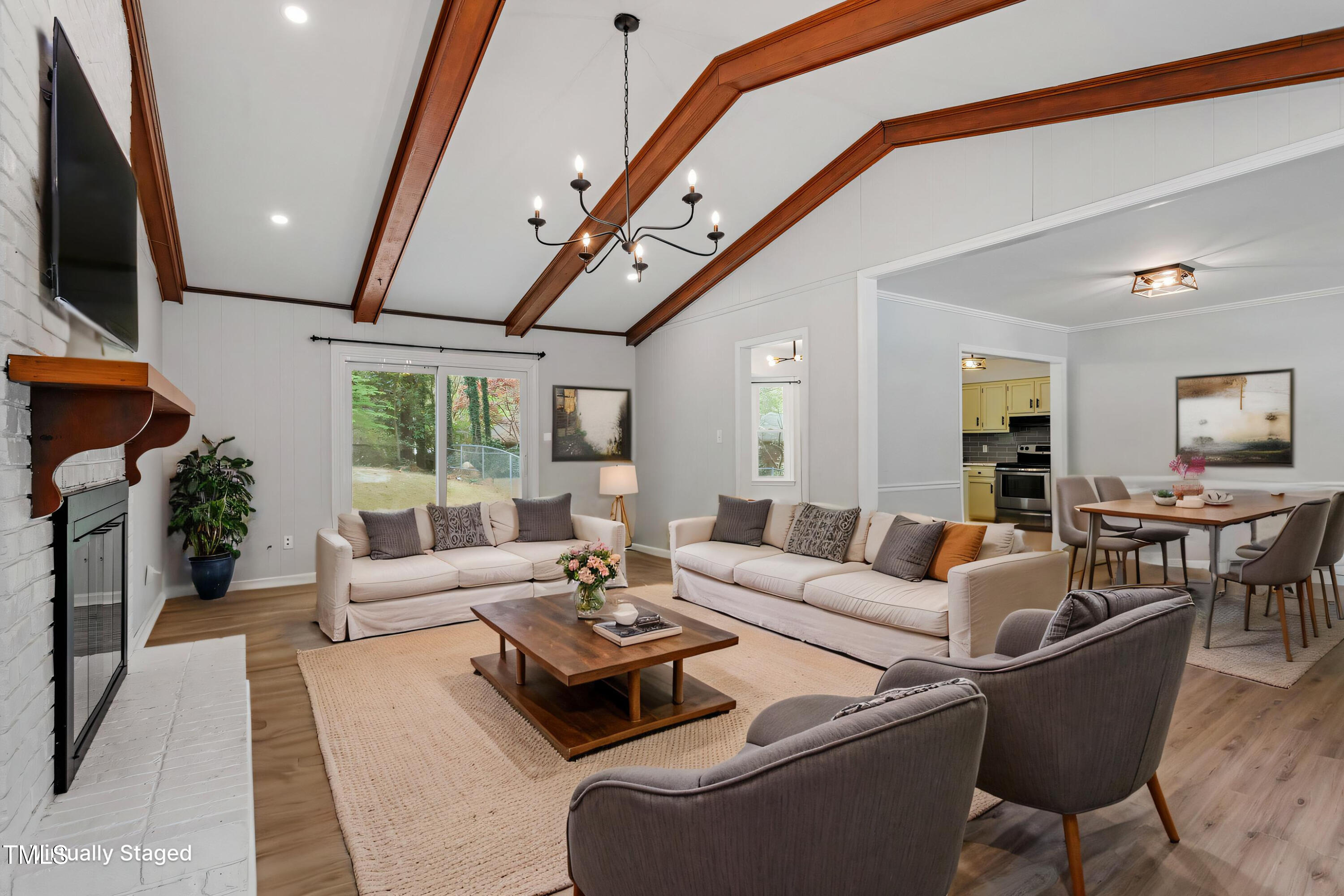 1107 Edgebrook Drive