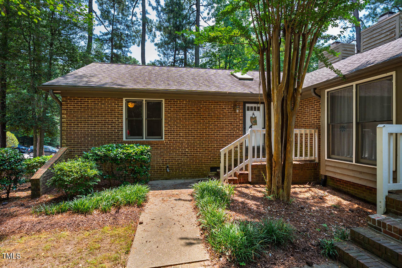 200 W Woodcroft Parkway 52a