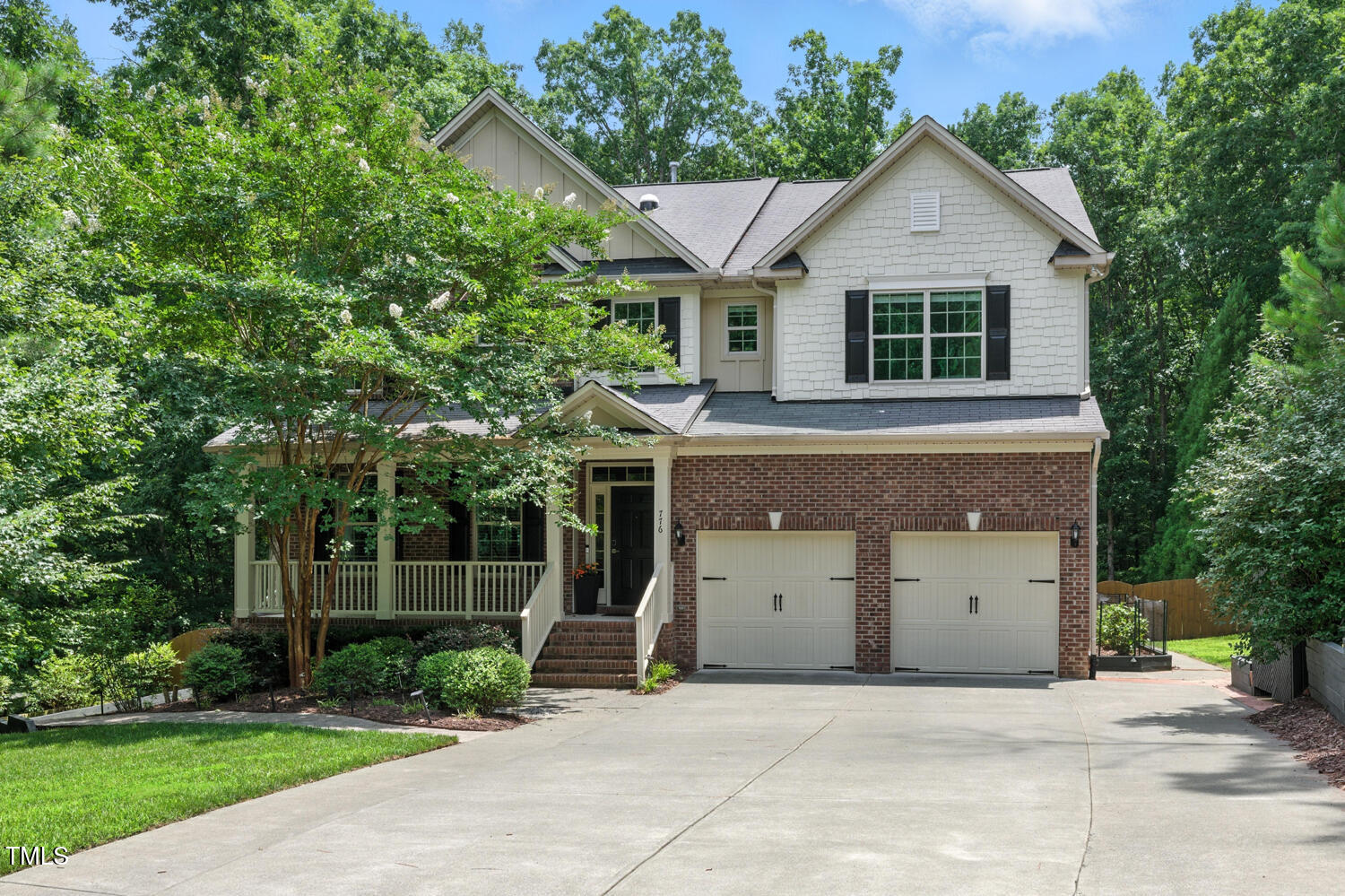 776 Legend Oaks Drive