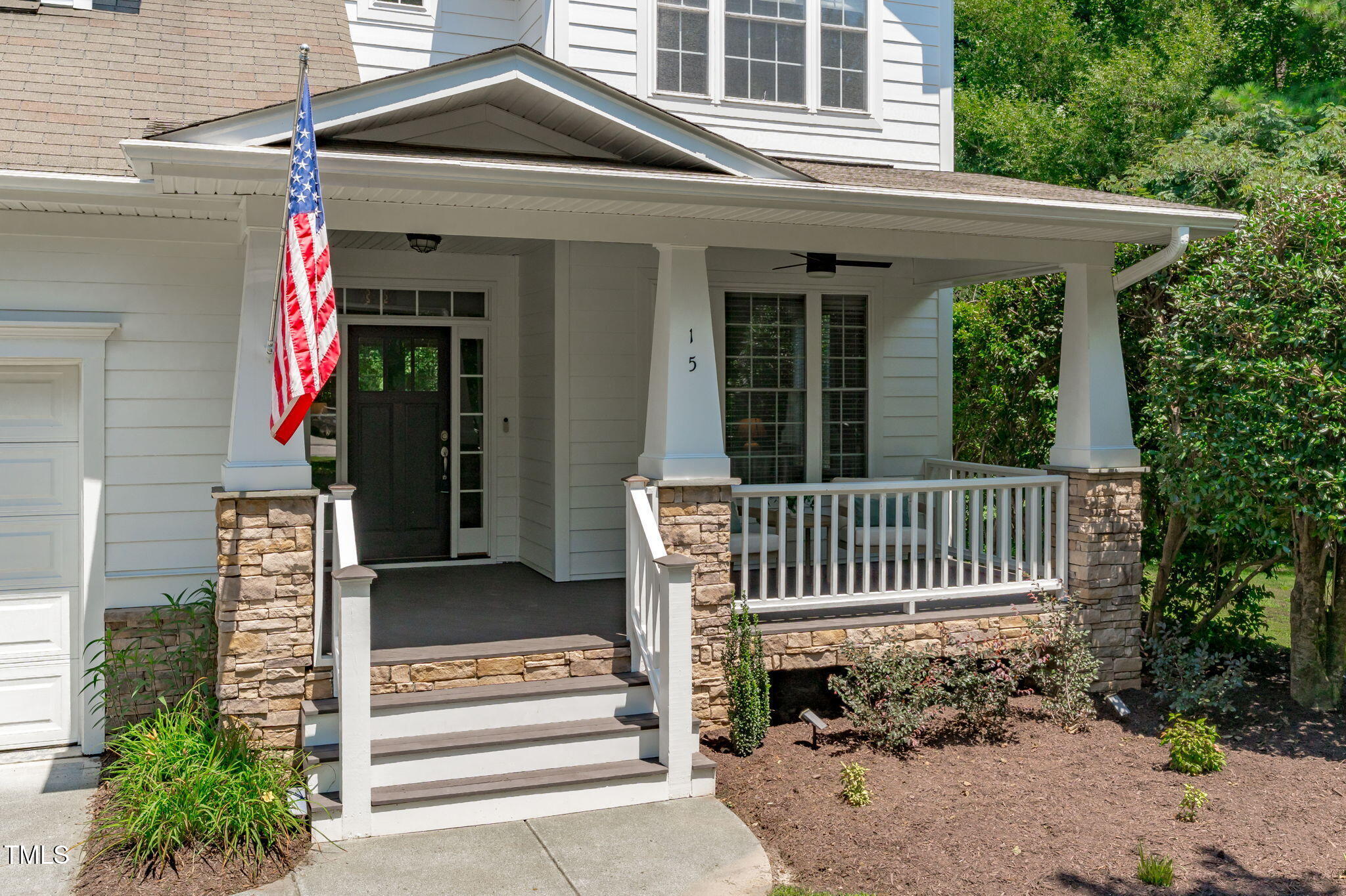 15 Silverbush Court