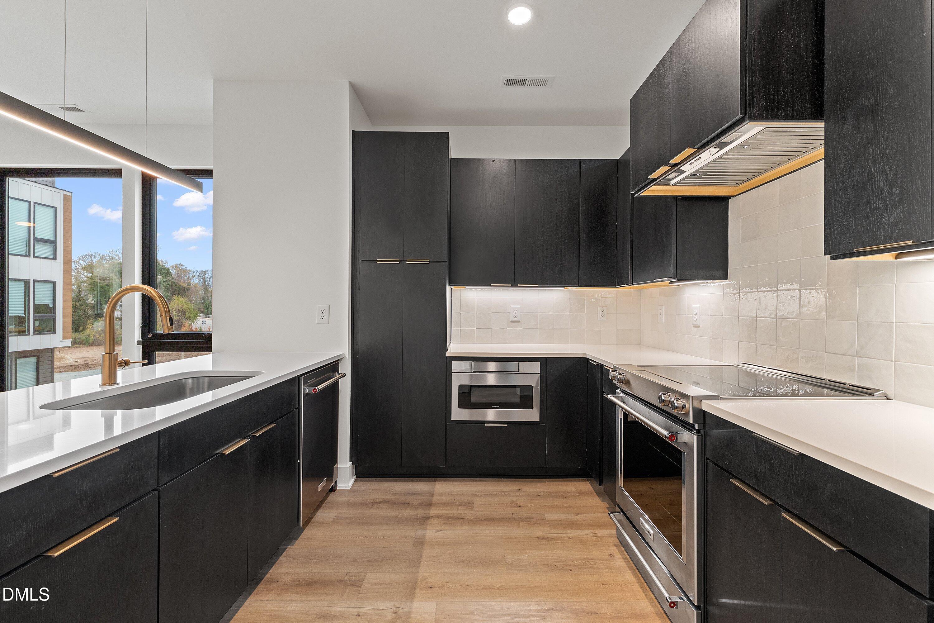 512 Gordon Street #305