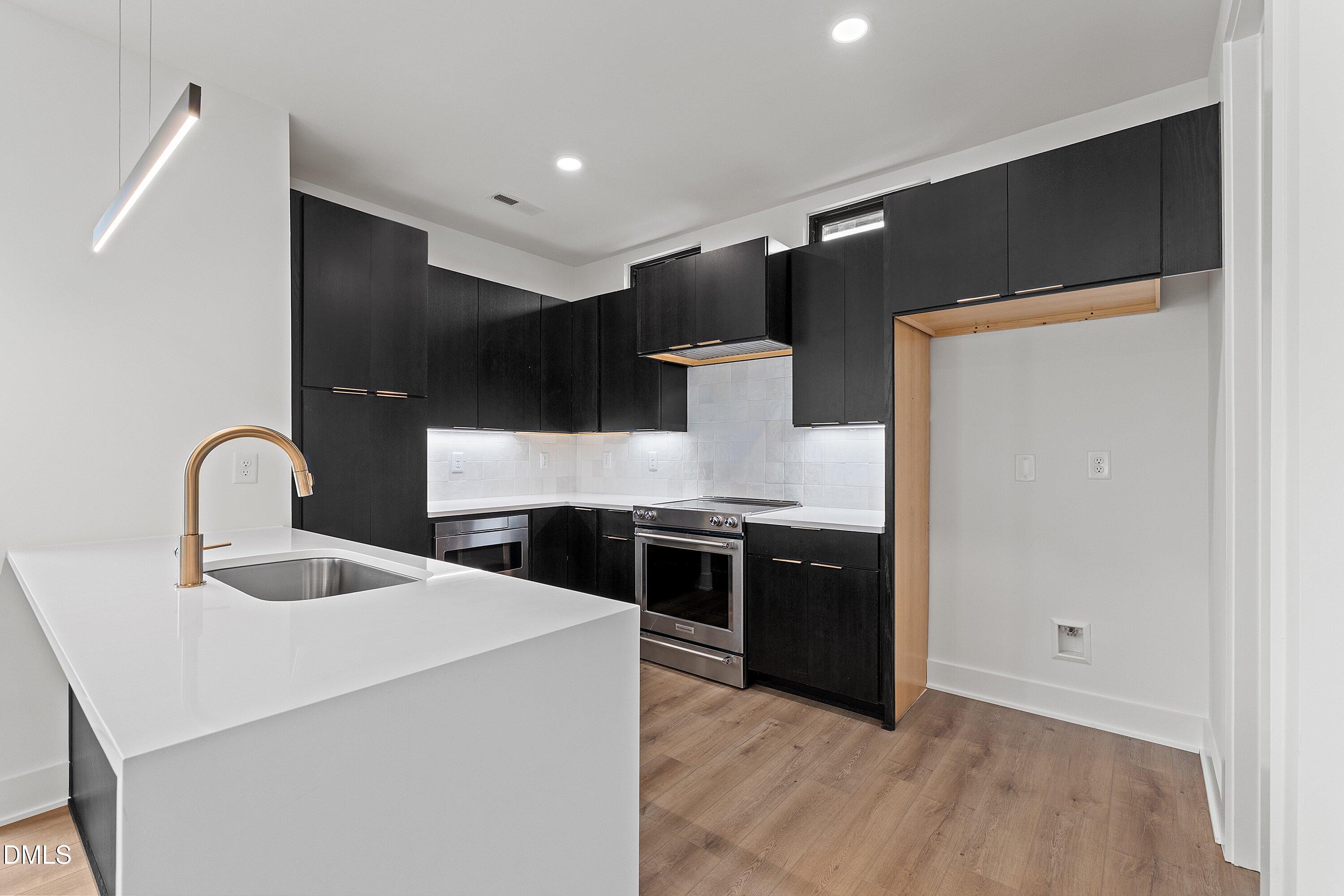 512 Gordon Street #305