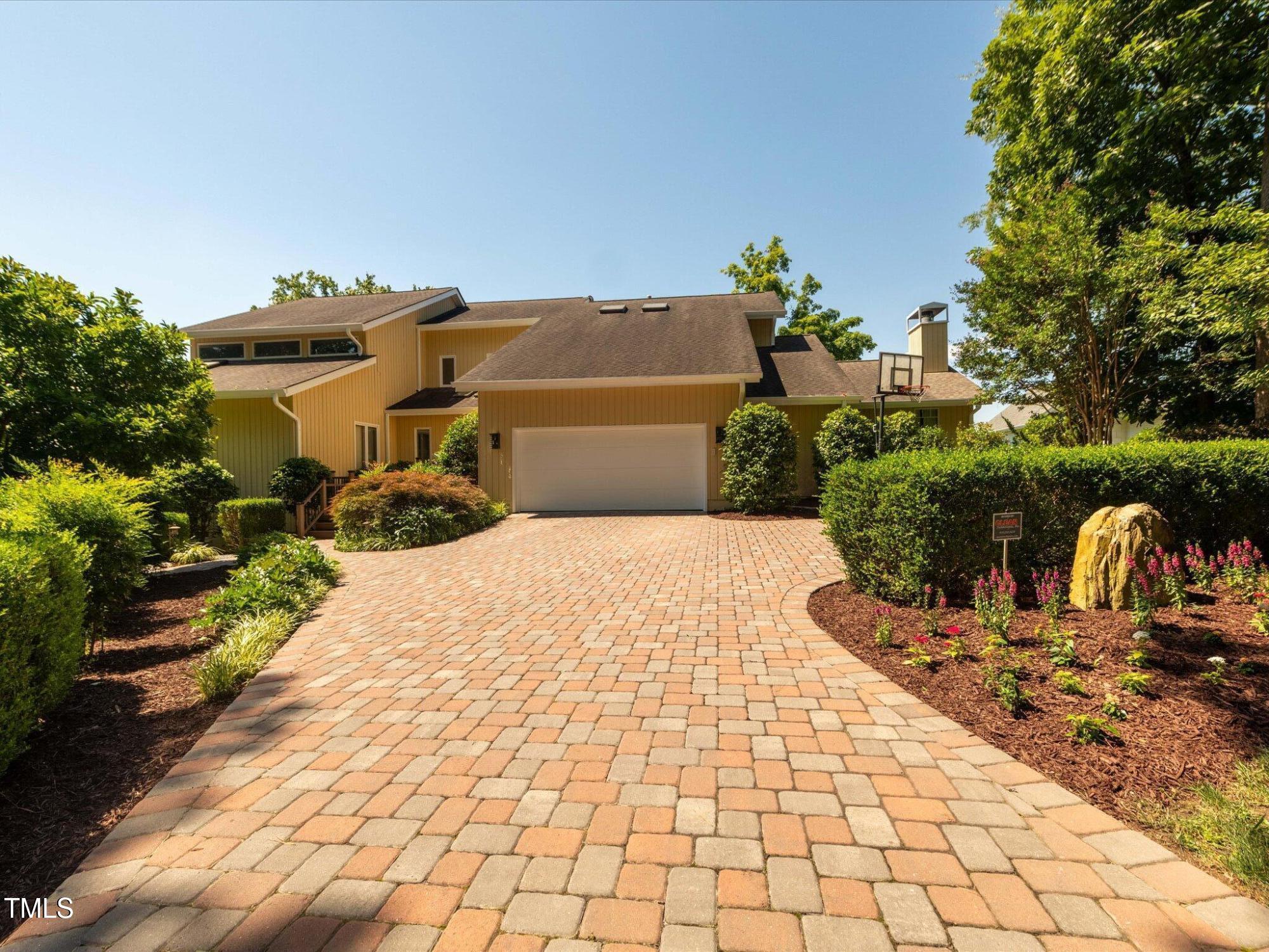112 Lancaster Drive