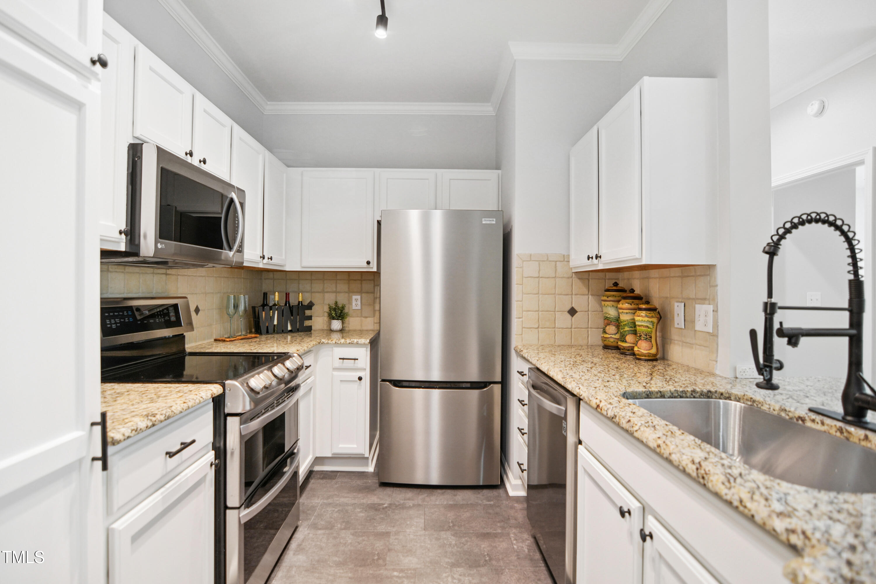 105 Fountain Ridge Place
