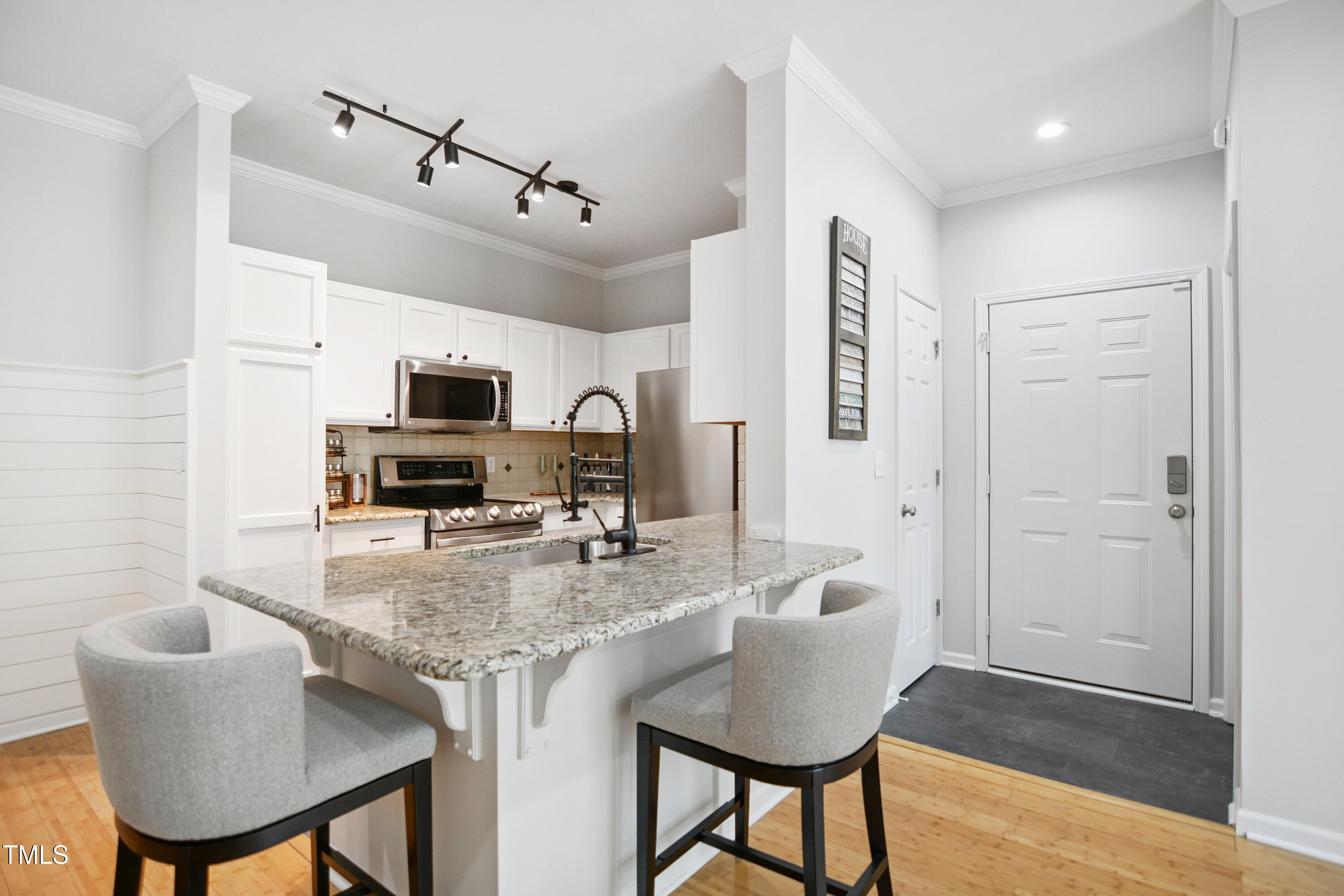 105 Fountain Ridge Place