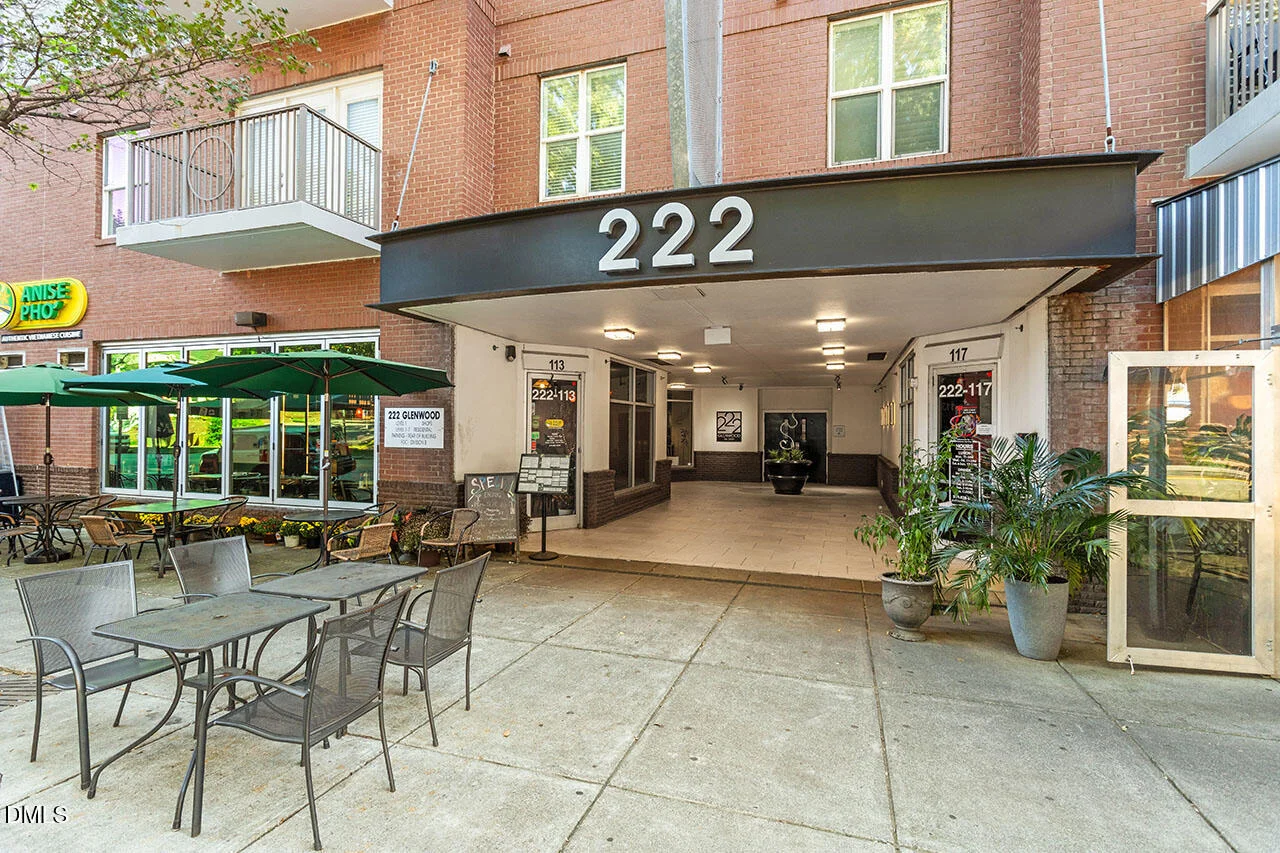 222 Glenwood Avenue Unit 218