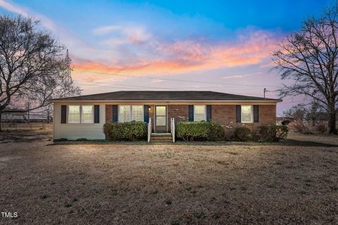 2004 Hilltop Lane Goldsboro NC 27530