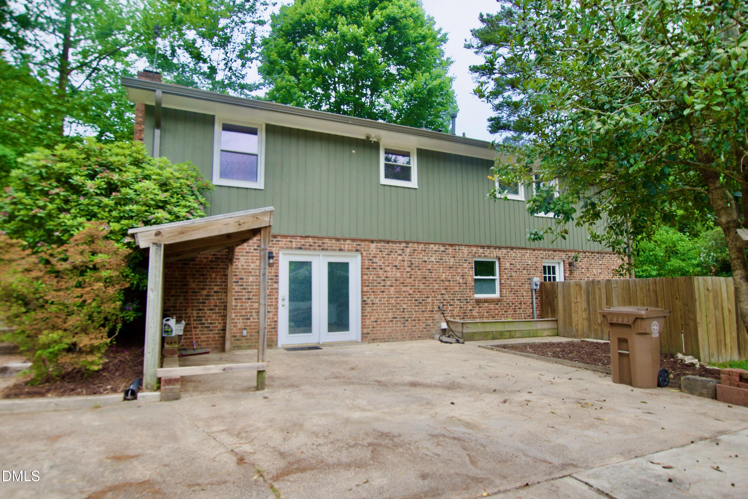 1201 Sturdivant Drive