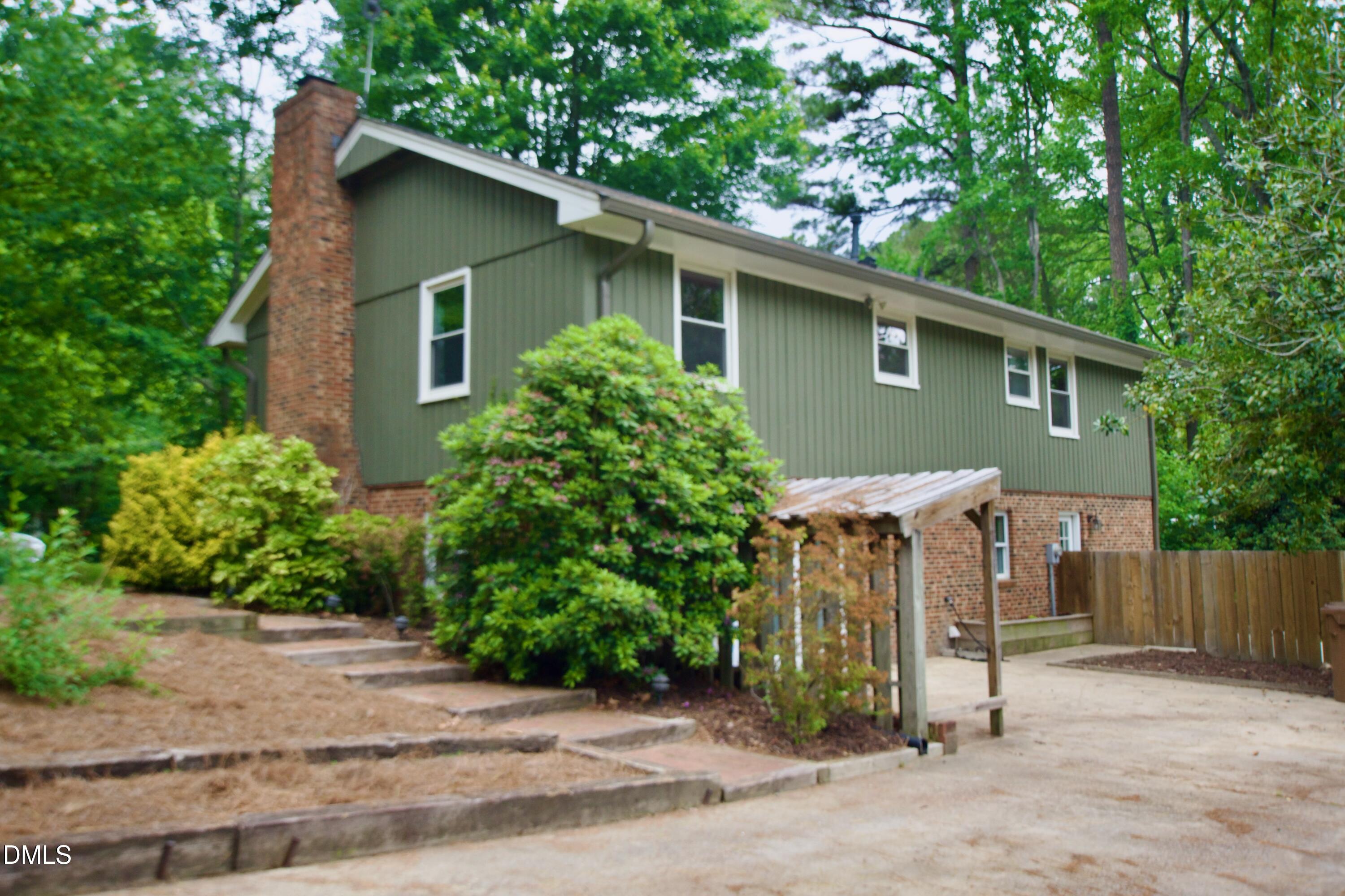1201 Sturdivant Drive