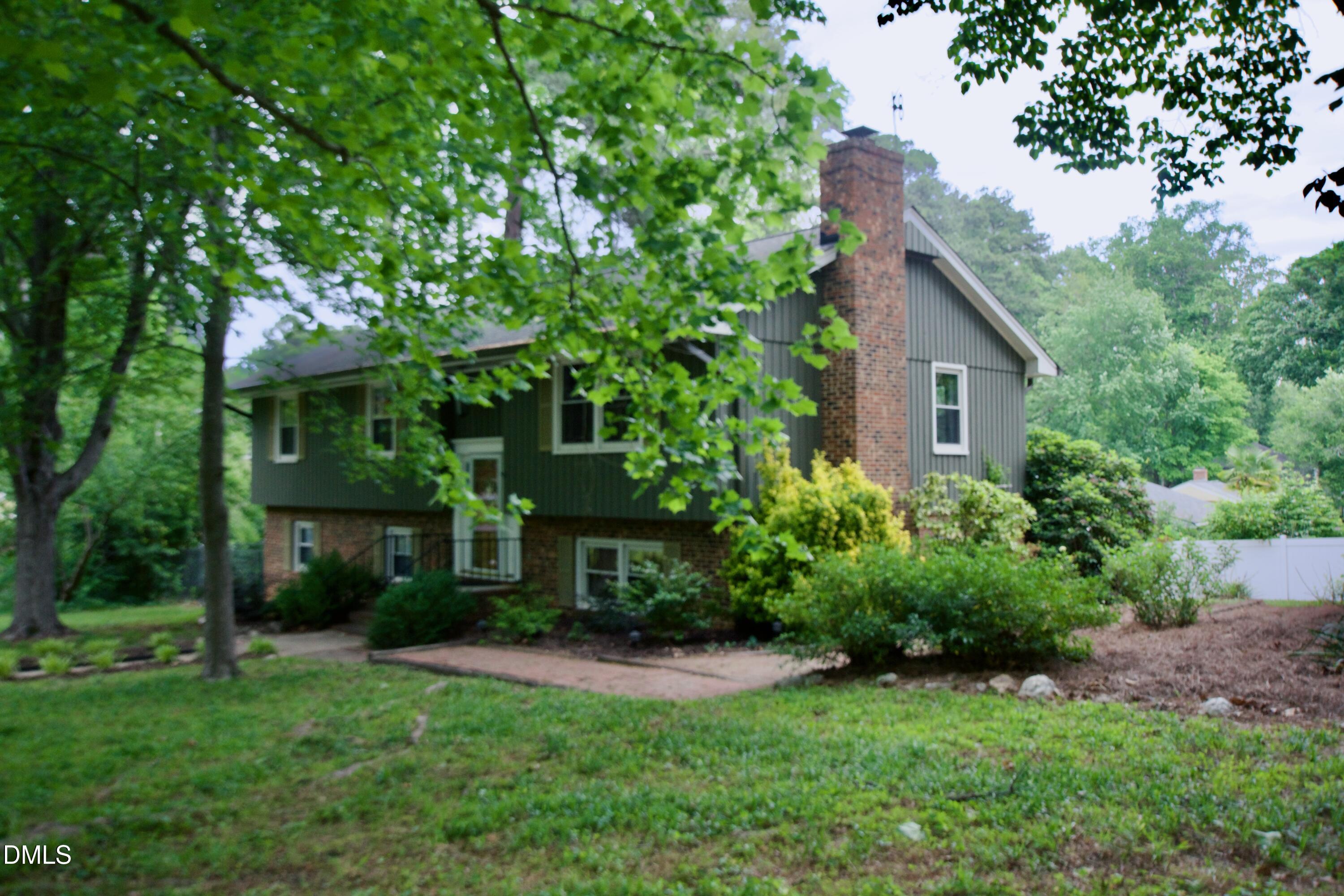 1201 Sturdivant Drive