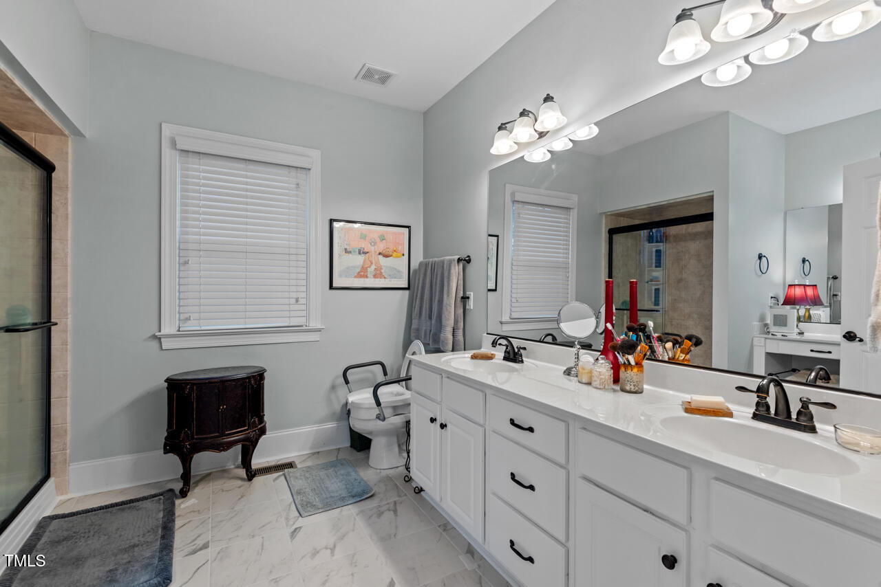 Durham, North Carolina 27712, United States, 3 Bedrooms Bedrooms, ,3 BathroomsBathrooms,Residential,Pending,12797