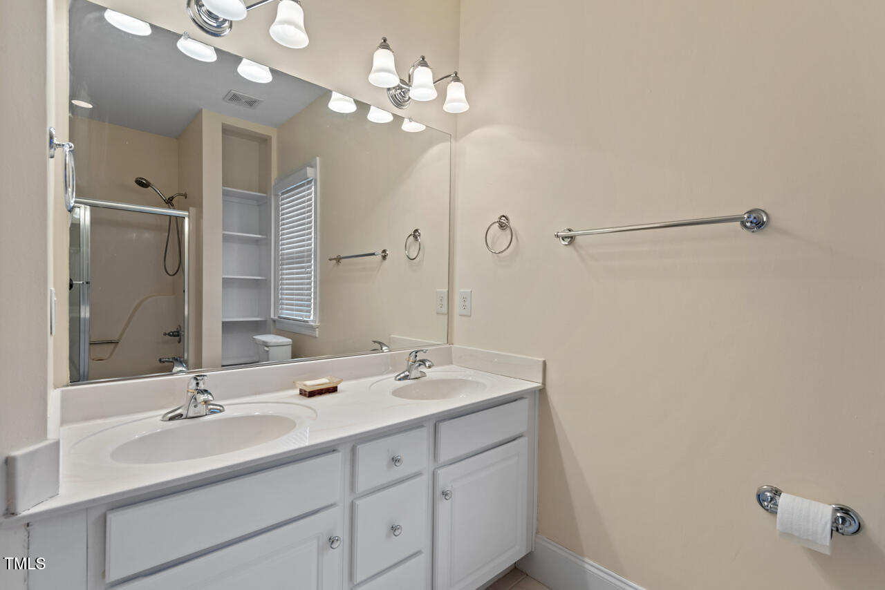 Durham, North Carolina 27712, United States, 3 Bedrooms Bedrooms, ,3 BathroomsBathrooms,Residential,Pending,12797