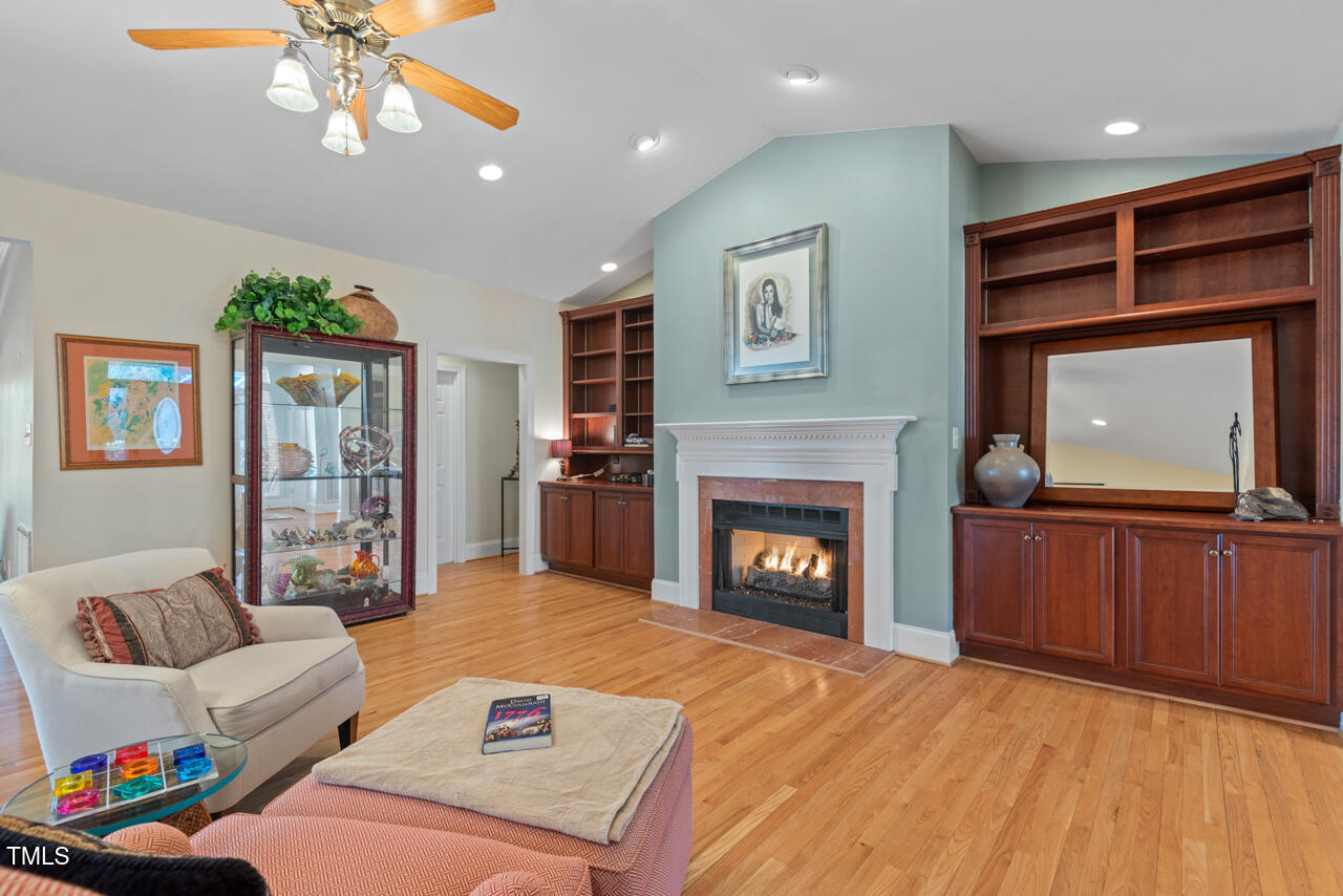 Durham, North Carolina 27712, United States, 3 Bedrooms Bedrooms, ,3 BathroomsBathrooms,Residential,Pending,12797