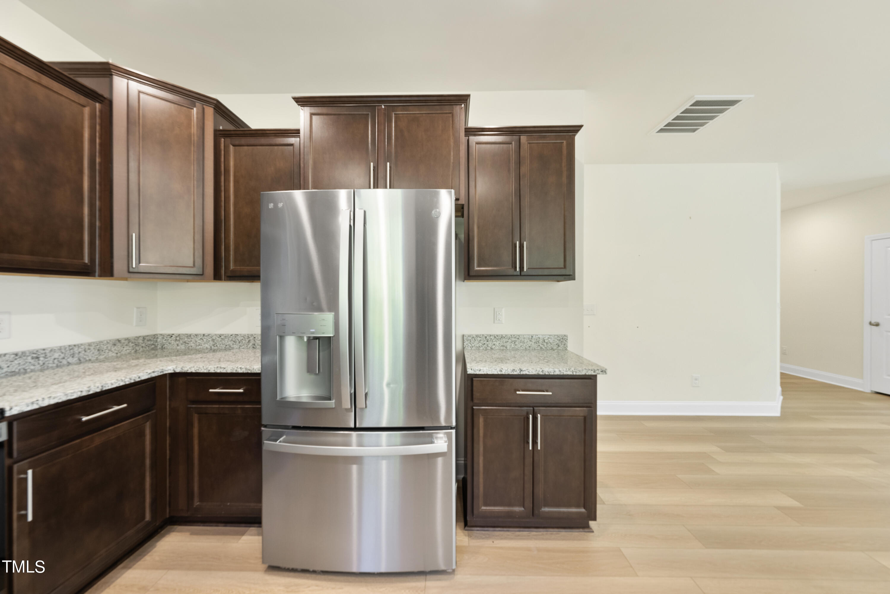 Zebulon, North Carolina 27597, United States, 3 Bedrooms Bedrooms, ,3 BathroomsBathrooms,Residential,Pending,38433