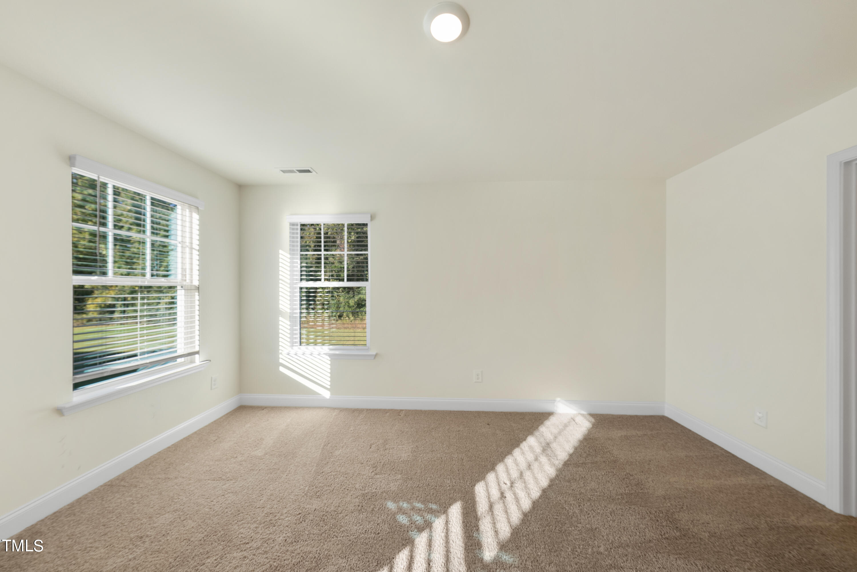 Zebulon, North Carolina 27597, United States, 3 Bedrooms Bedrooms, ,3 BathroomsBathrooms,Residential,Pending,38433