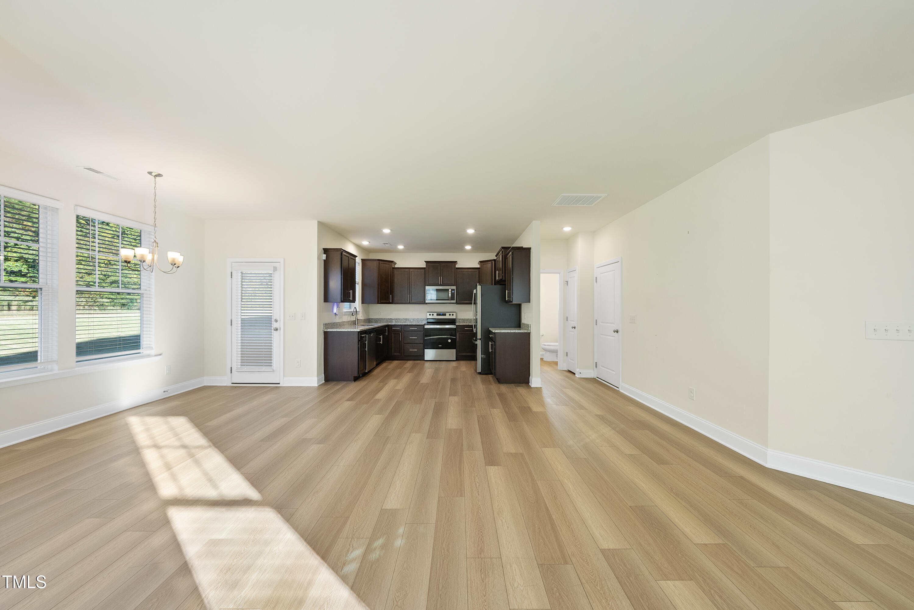 Zebulon, North Carolina 27597, United States, 3 Bedrooms Bedrooms, ,3 BathroomsBathrooms,Residential,Pending,38433