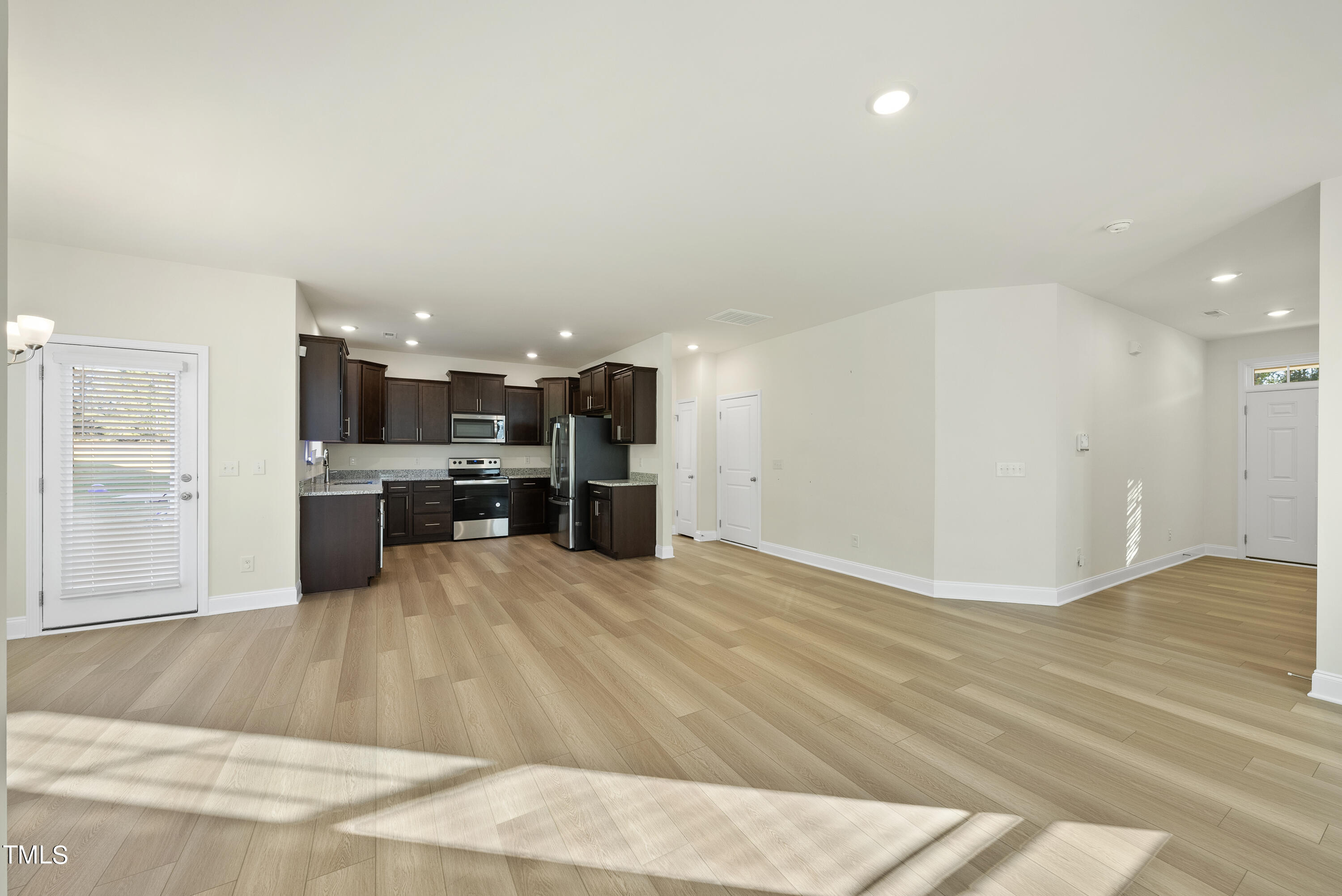 Zebulon, North Carolina 27597, United States, 3 Bedrooms Bedrooms, ,3 BathroomsBathrooms,Residential,Pending,38433