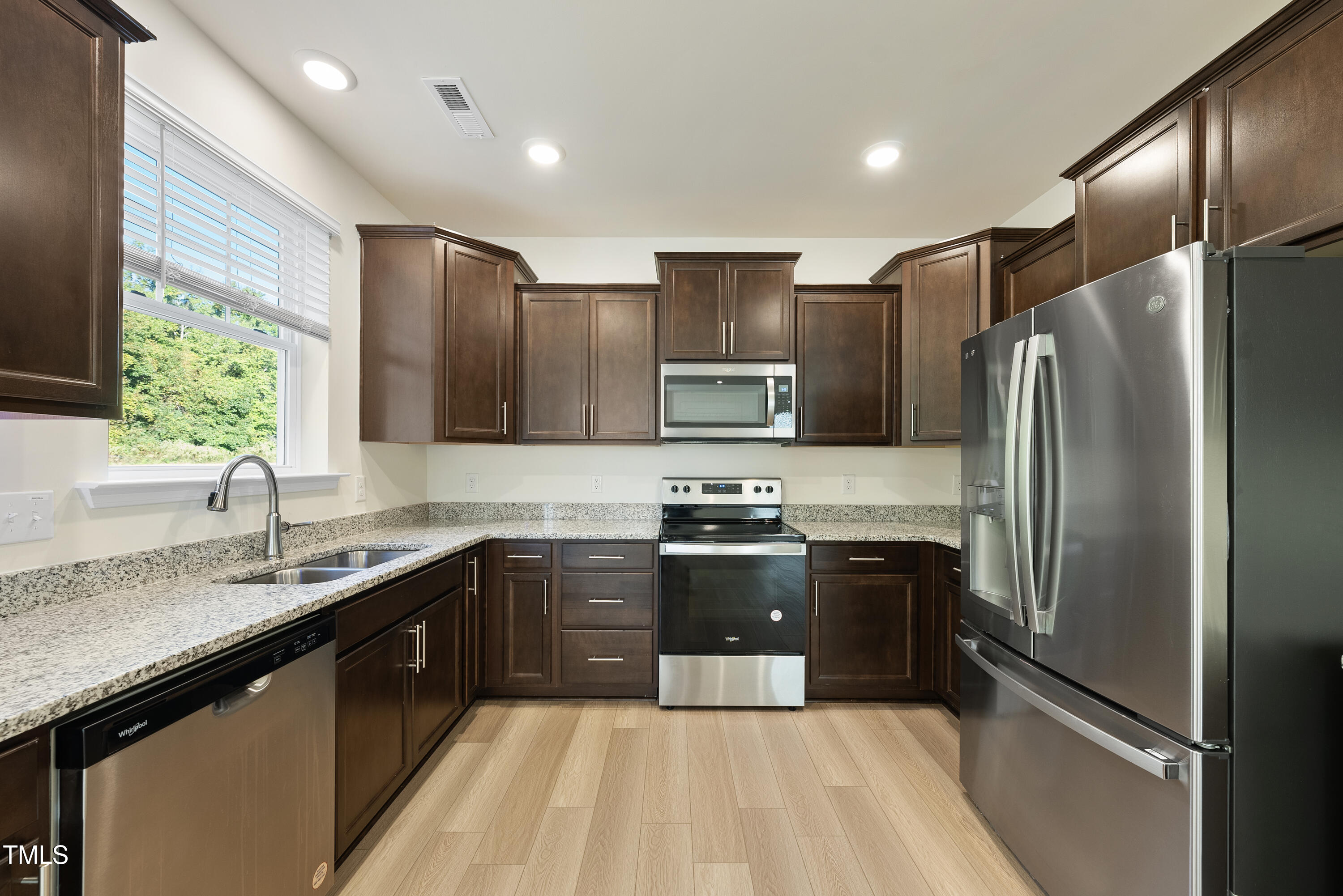 Zebulon, North Carolina 27597, United States, 3 Bedrooms Bedrooms, ,3 BathroomsBathrooms,Residential,Pending,38433