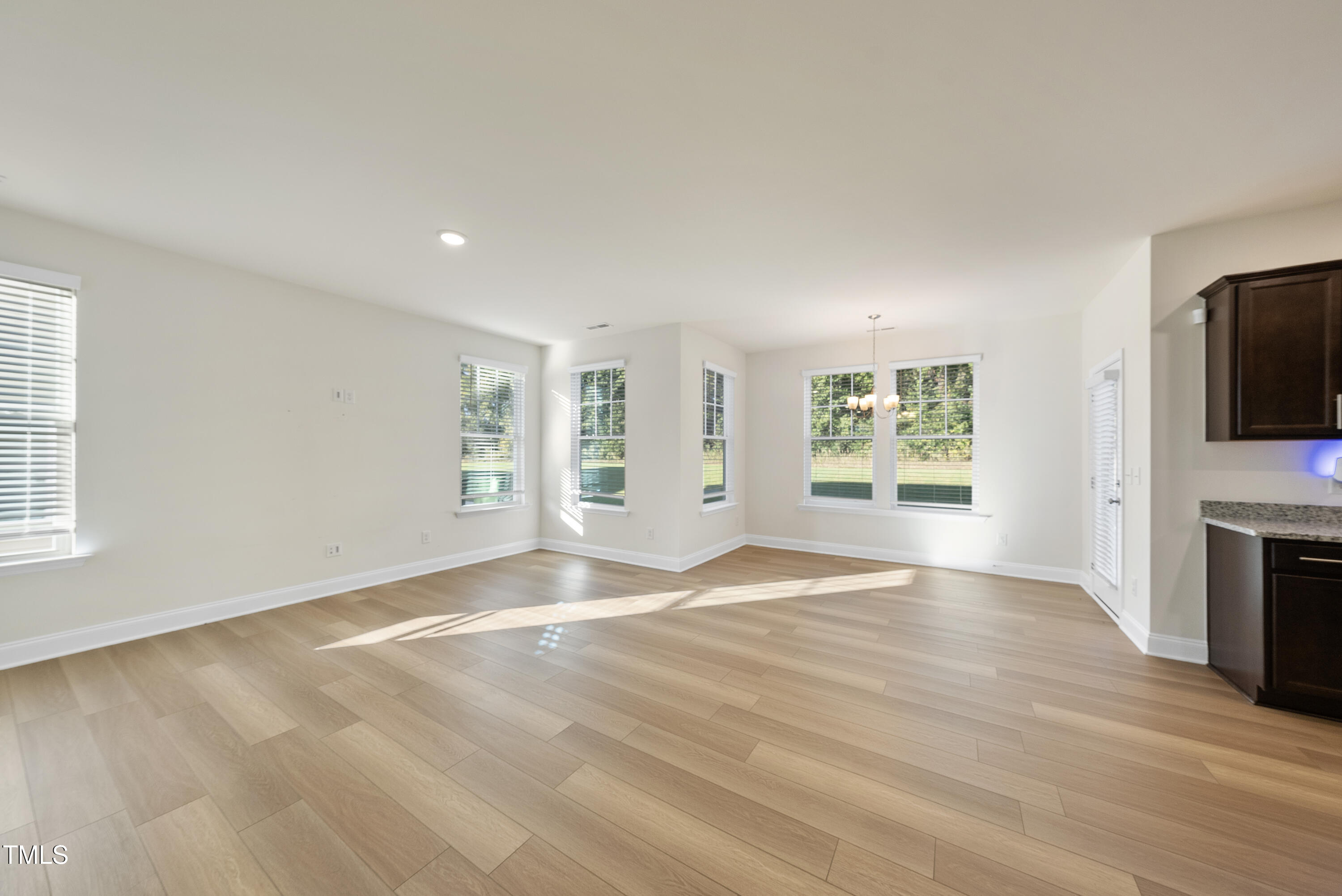 Zebulon, North Carolina 27597, United States, 3 Bedrooms Bedrooms, ,3 BathroomsBathrooms,Residential,Pending,38433