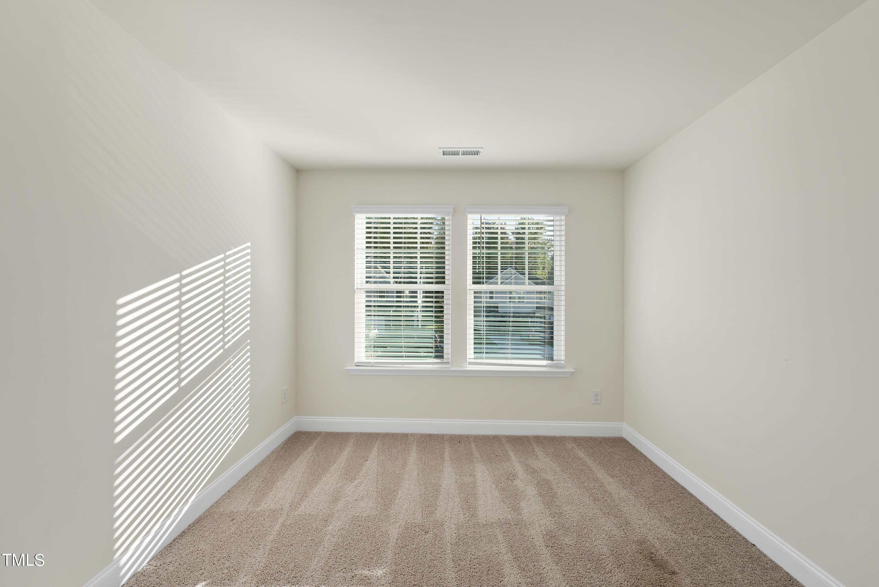 Zebulon, North Carolina 27597, United States, 3 Bedrooms Bedrooms, ,3 BathroomsBathrooms,Residential,Pending,38433