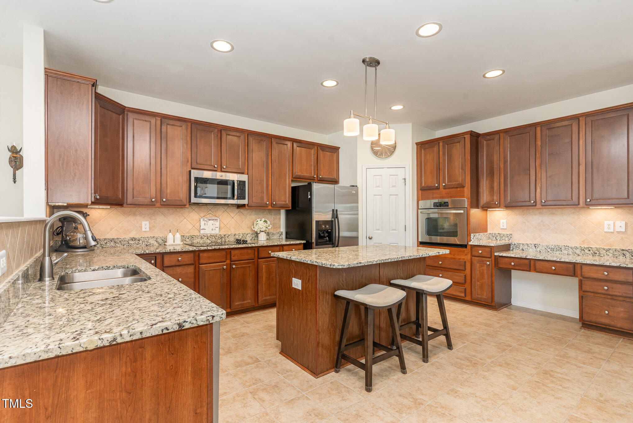 2201 Wide River Drive