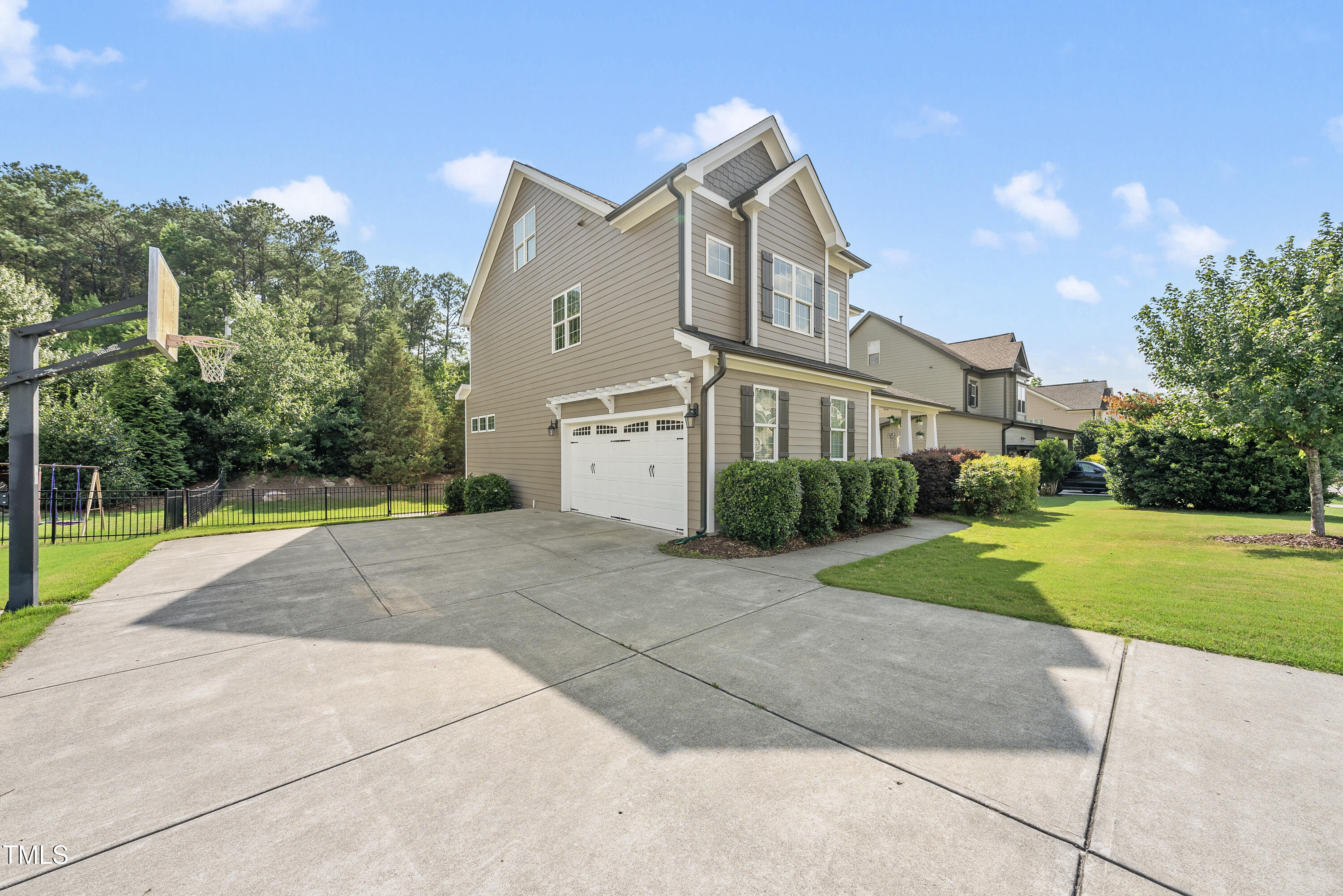 1123 Ambrose Drive