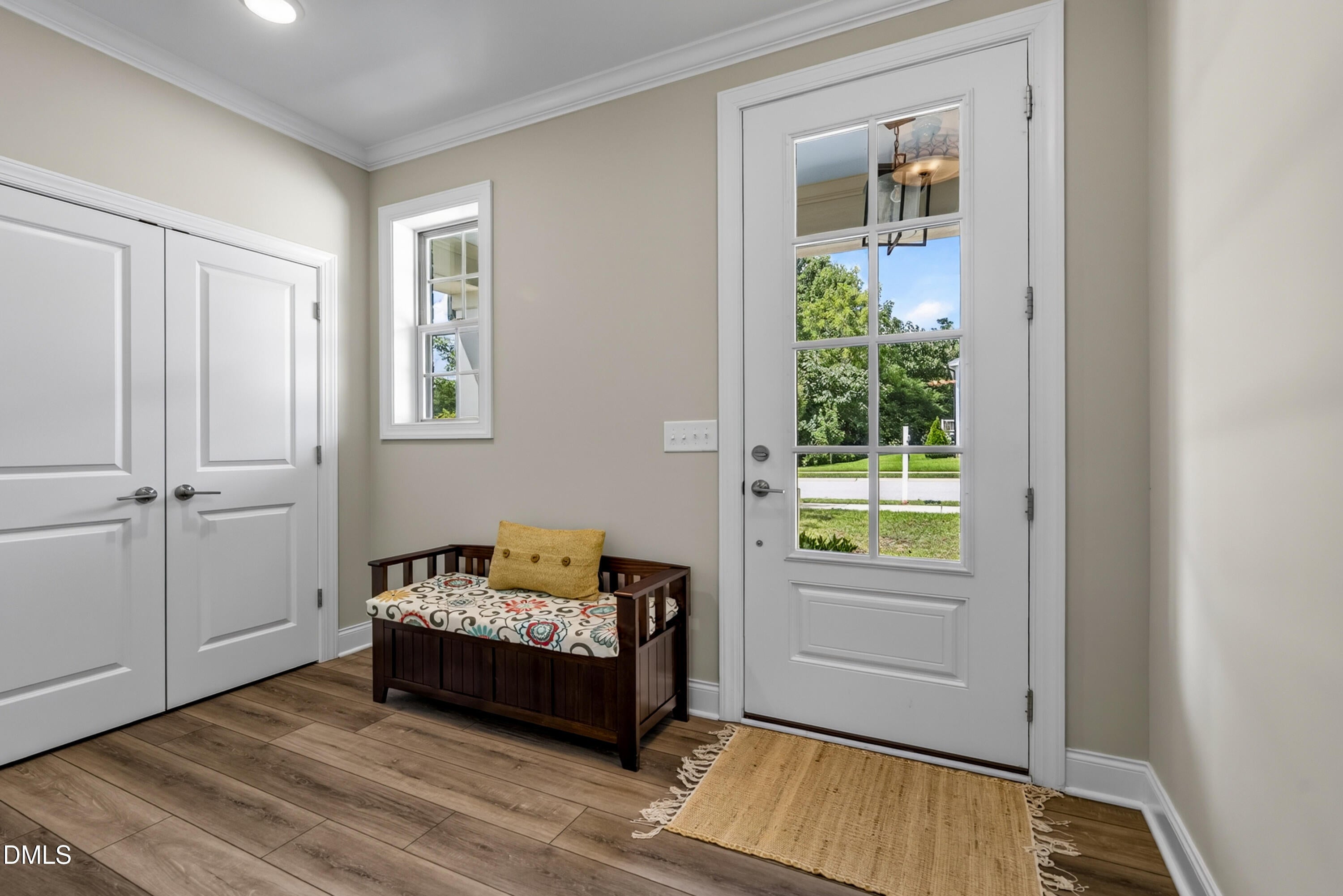 2812 Meadow Bluffs Way
